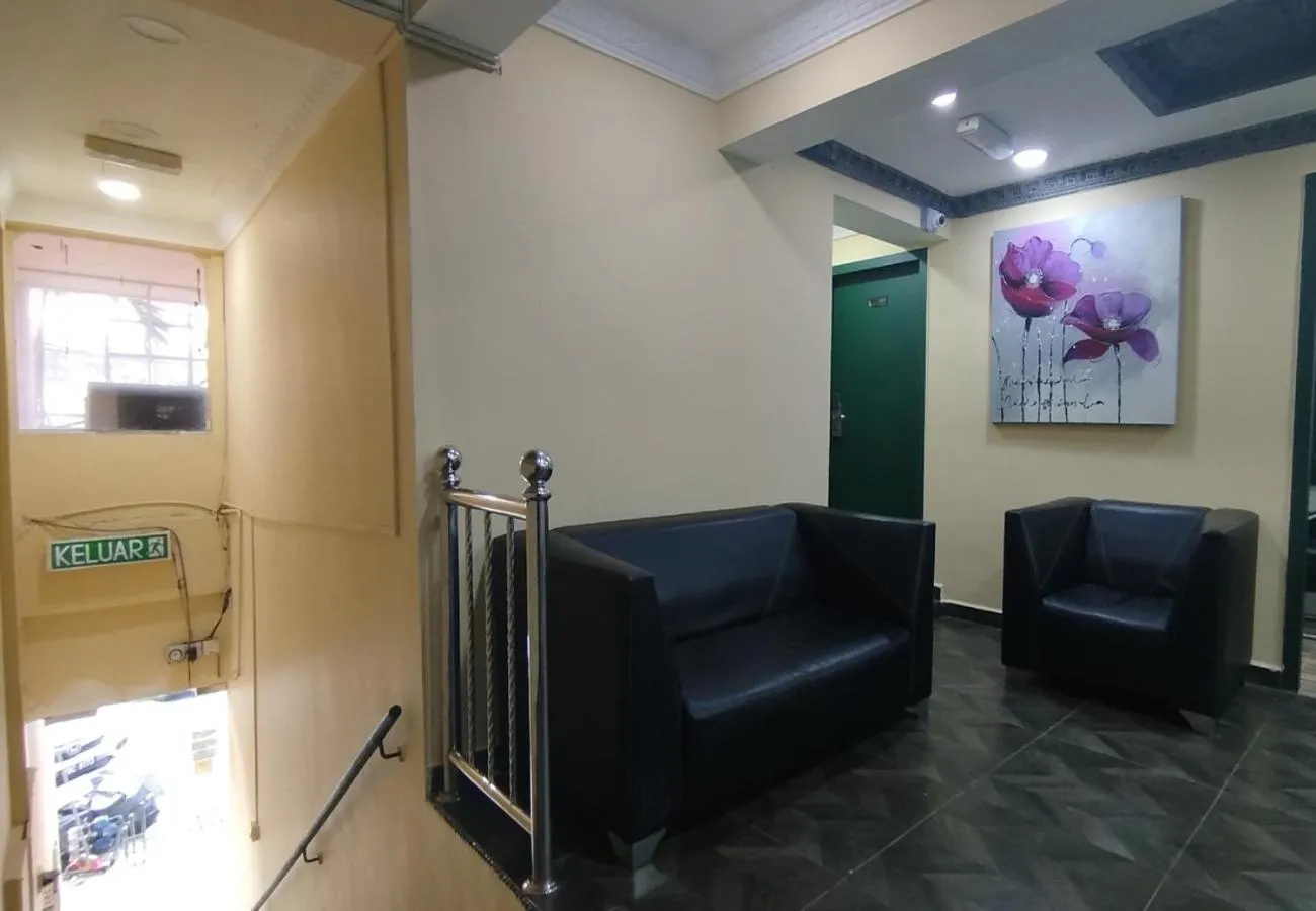 Seating area in Fast Hotel Idaman Near To IIUM KL