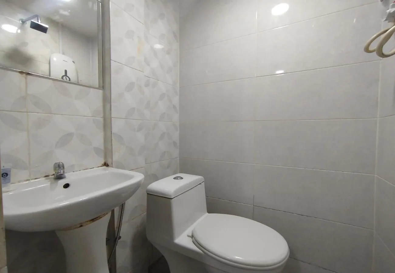 Shower in Fast Hotel Idaman Near To IIUM KL