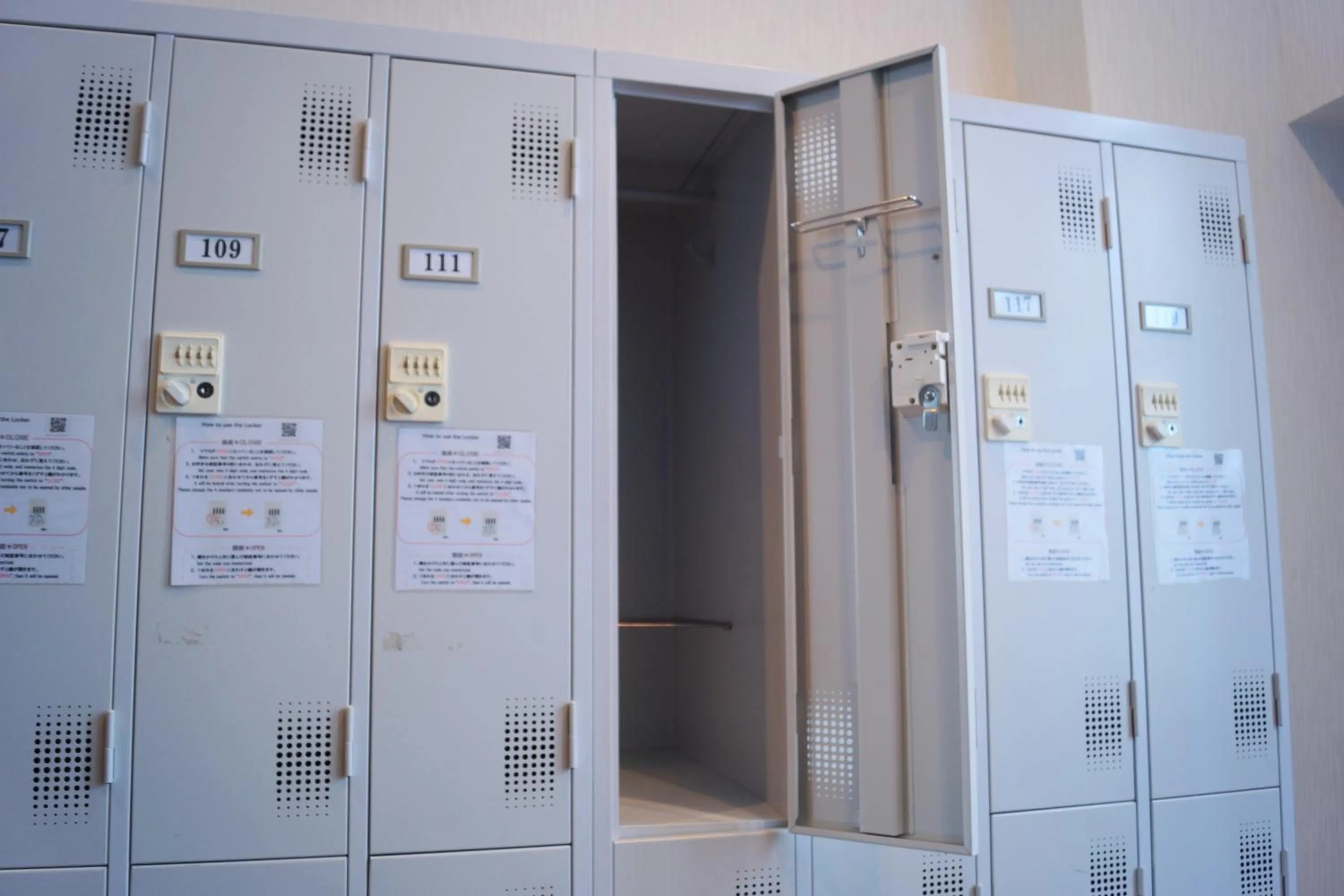 microwave in Guest House Umikaji