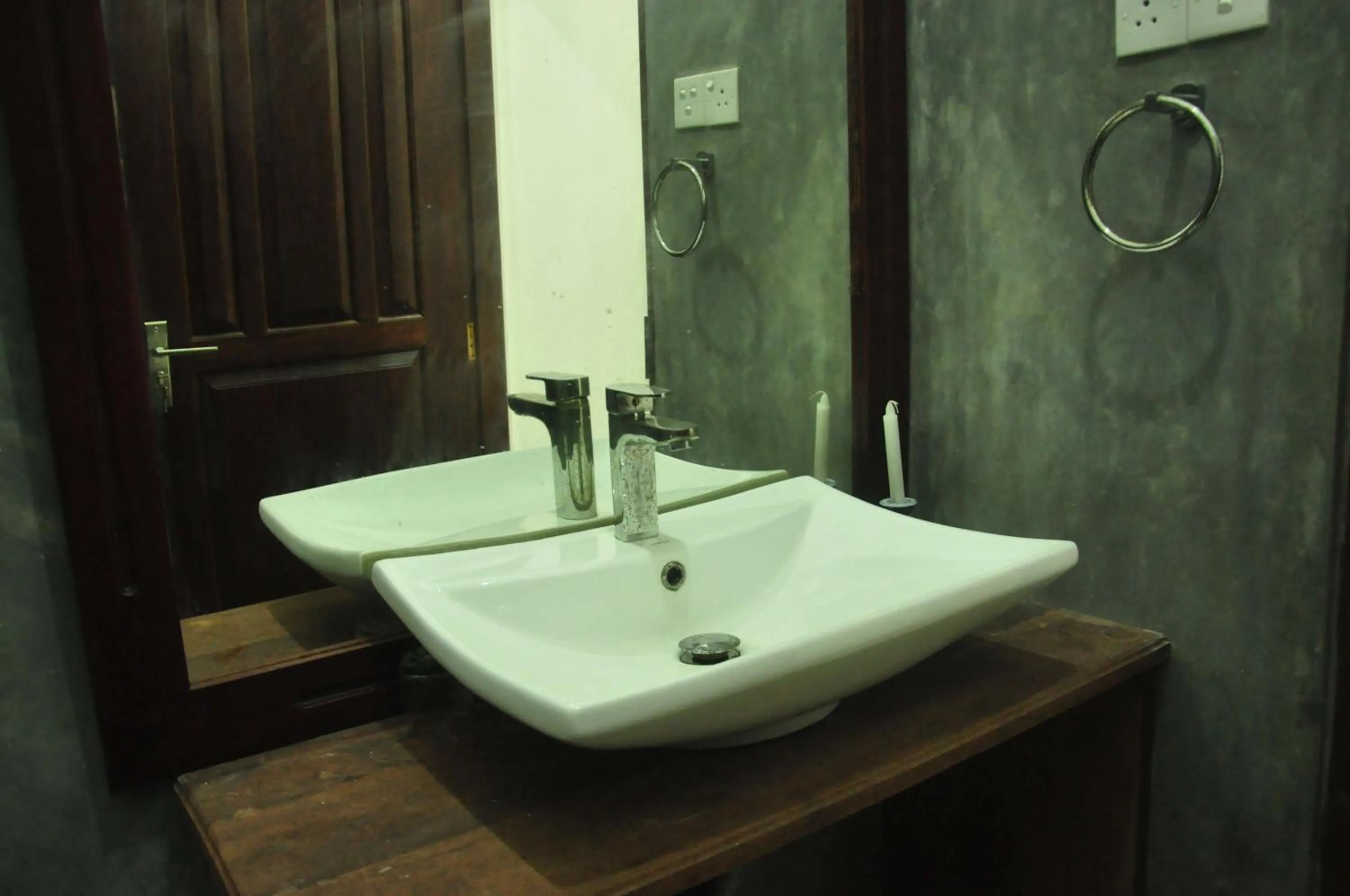 Bathroom in Butterfly Jewel