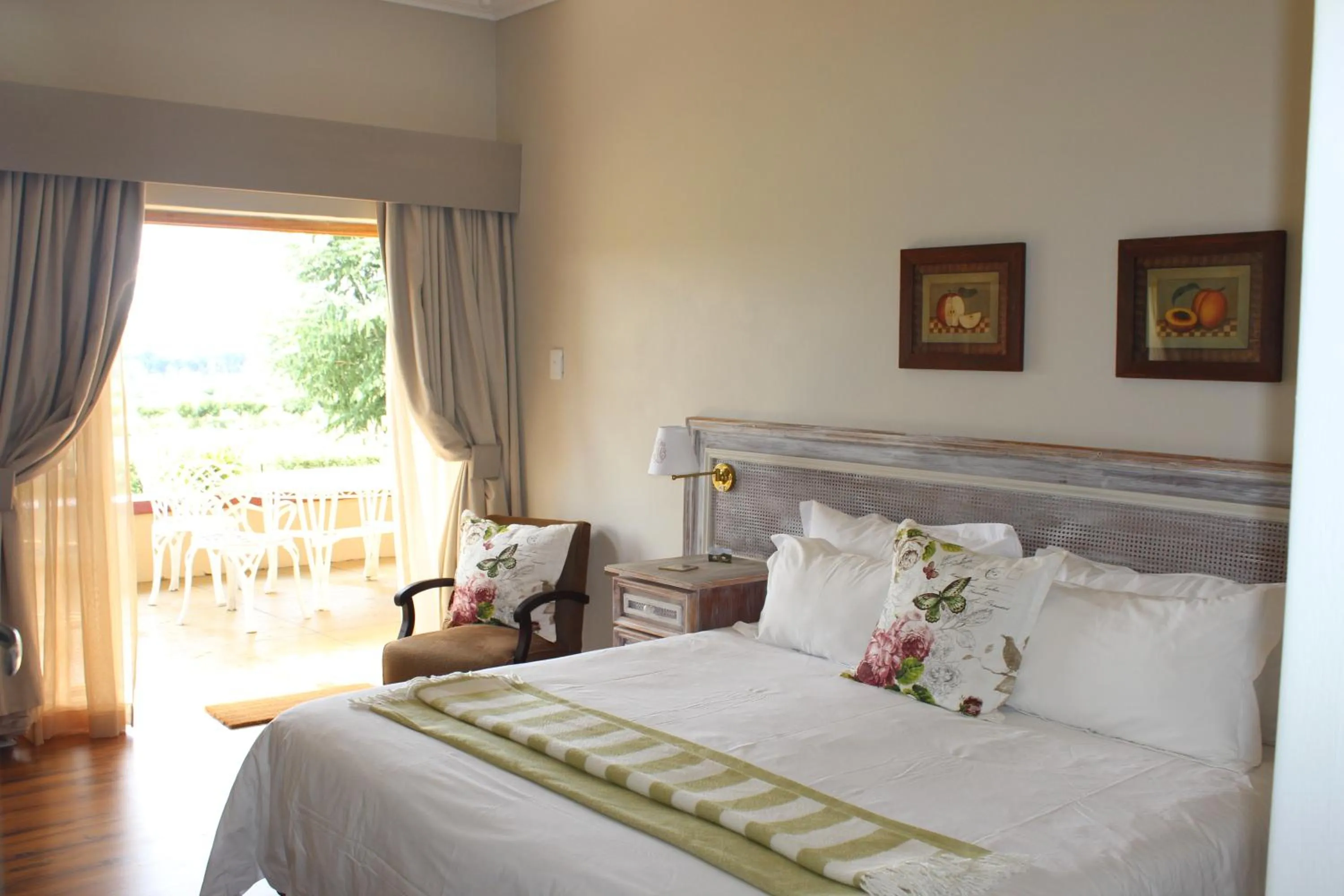 Bed in Oranje Guest Farm