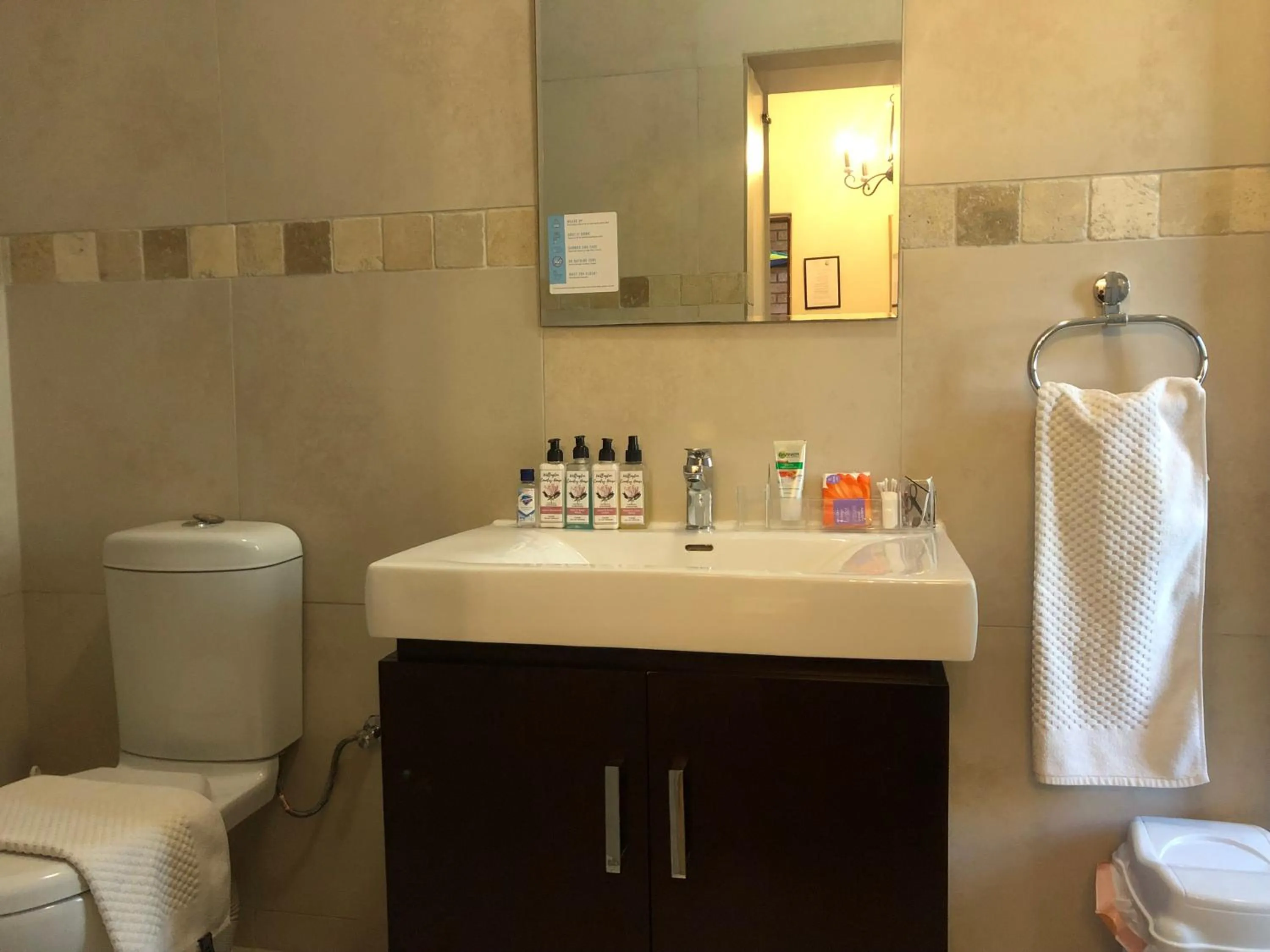 Toilet in Wellington Country House