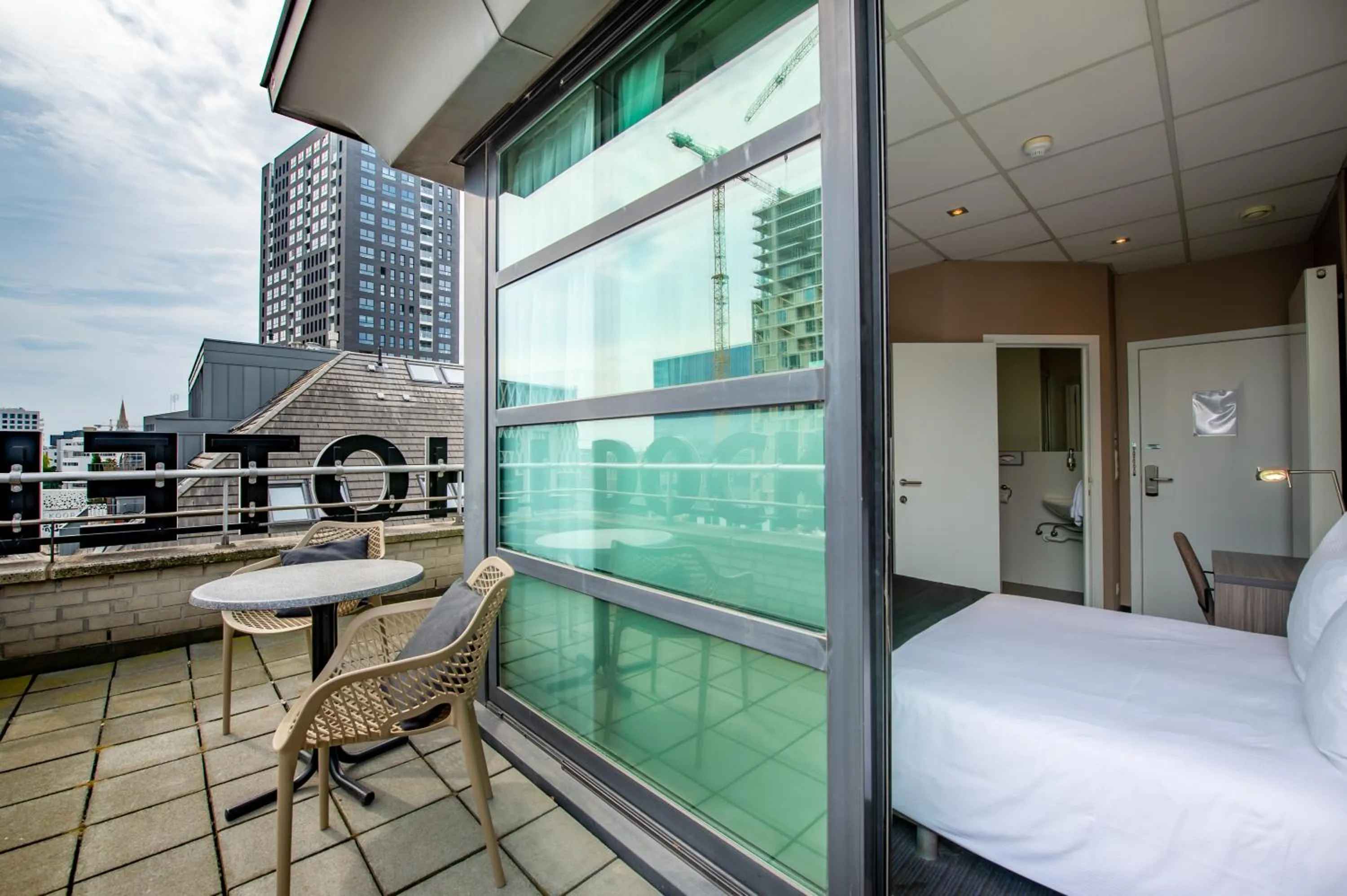 Balcony/Terrace, Bed in Hotel Docklands Antwerpen