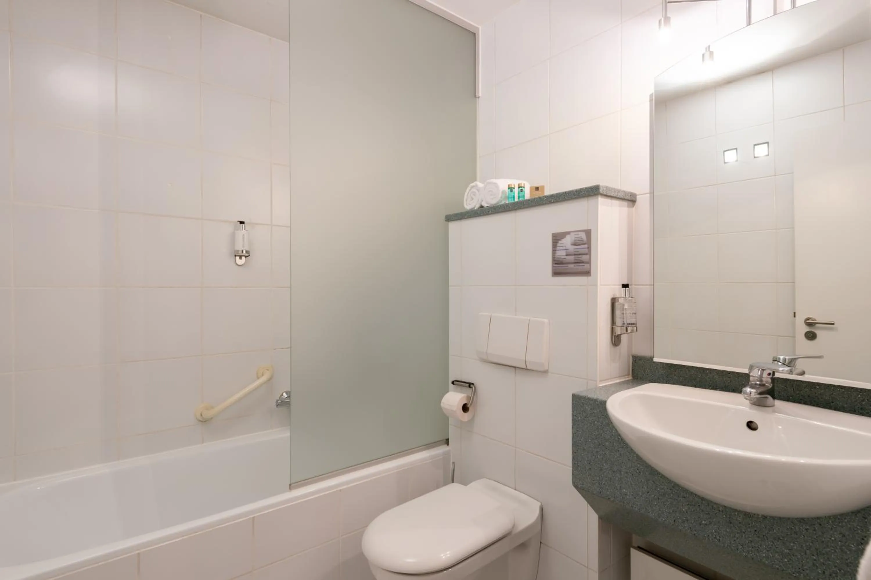 Bathroom in Hotel Docklands Antwerpen