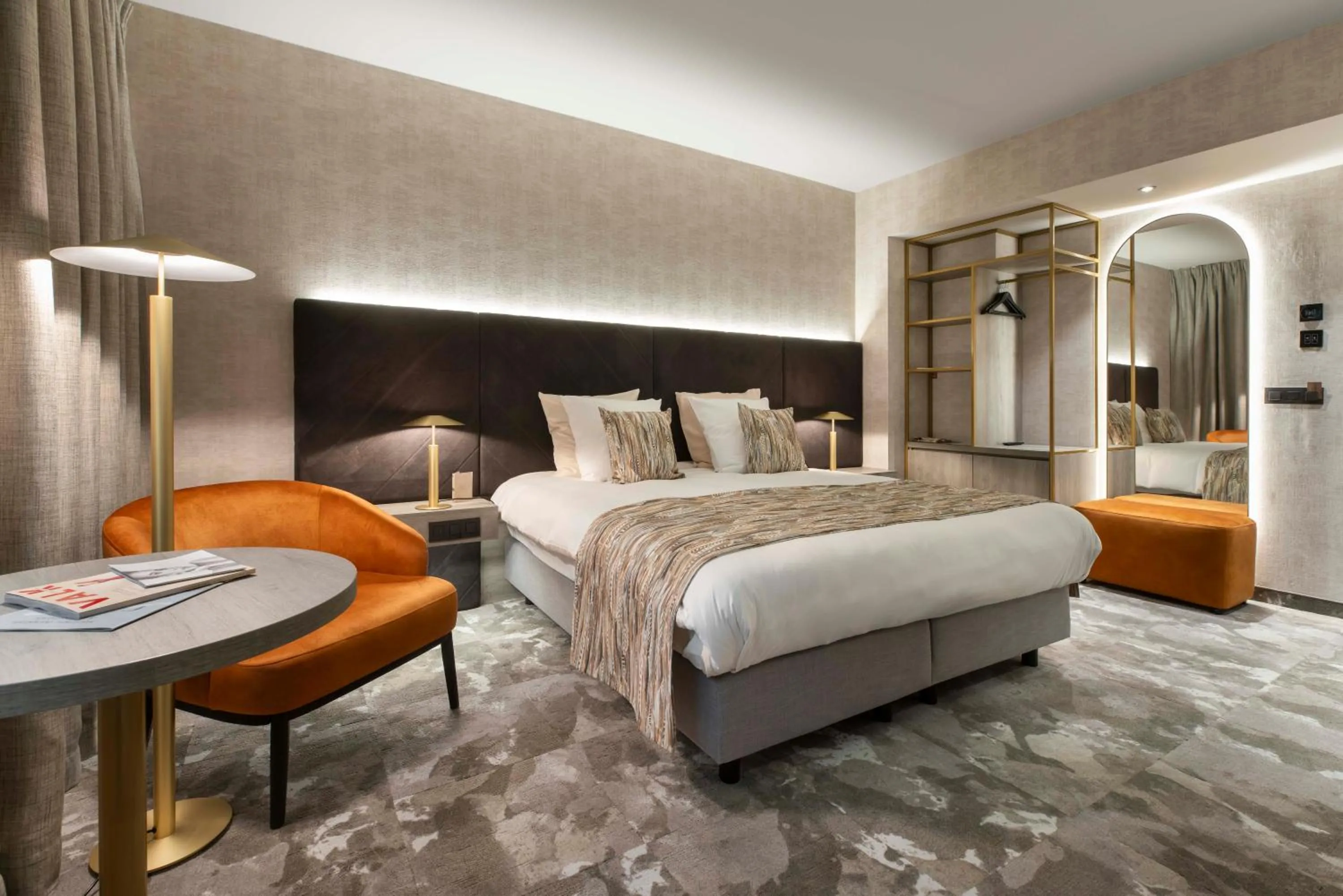 Bedroom, Bed in Van der Valk Waterloo