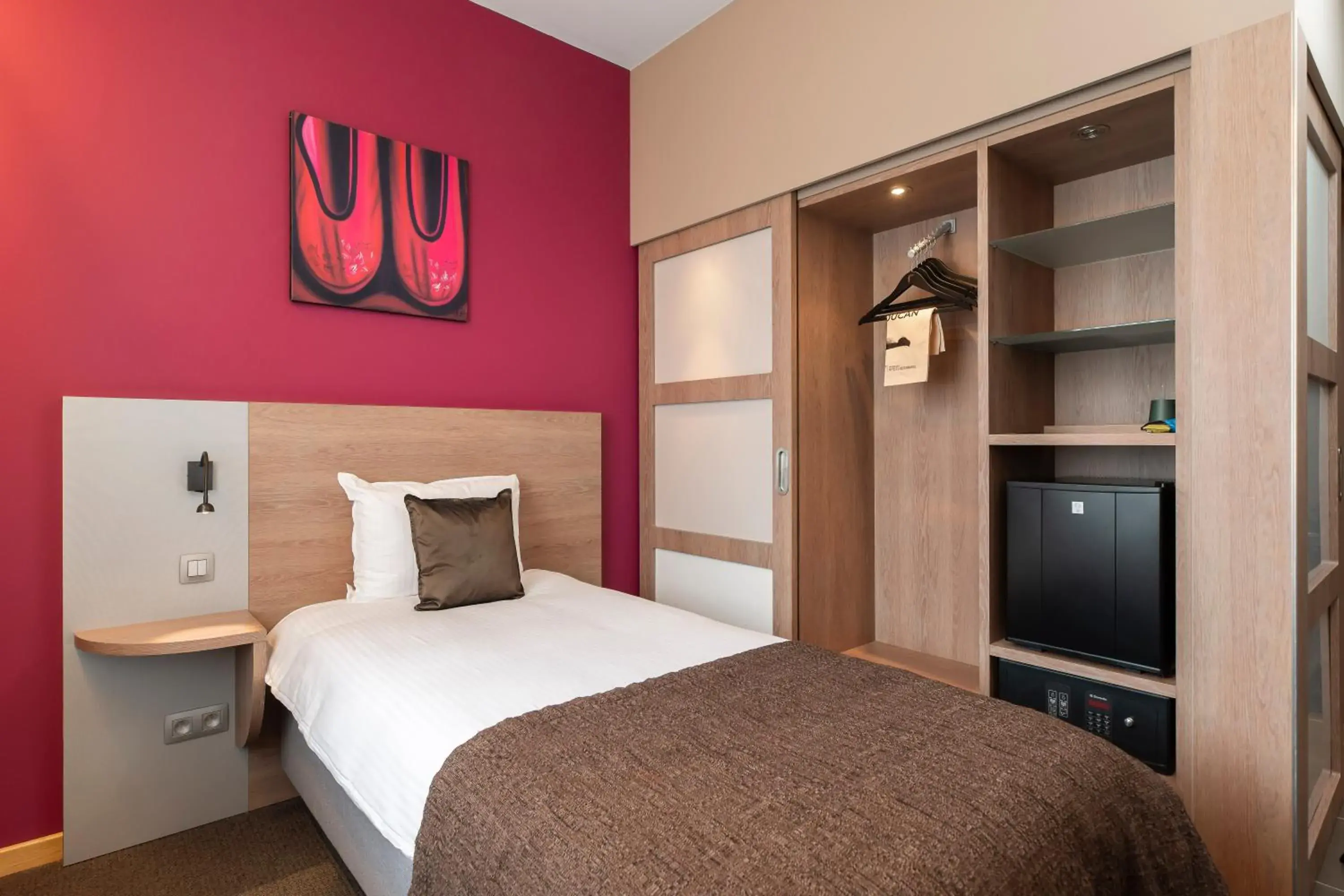 Bed in Van der Valk Waterloo Bed in Van der Valk Waterloo