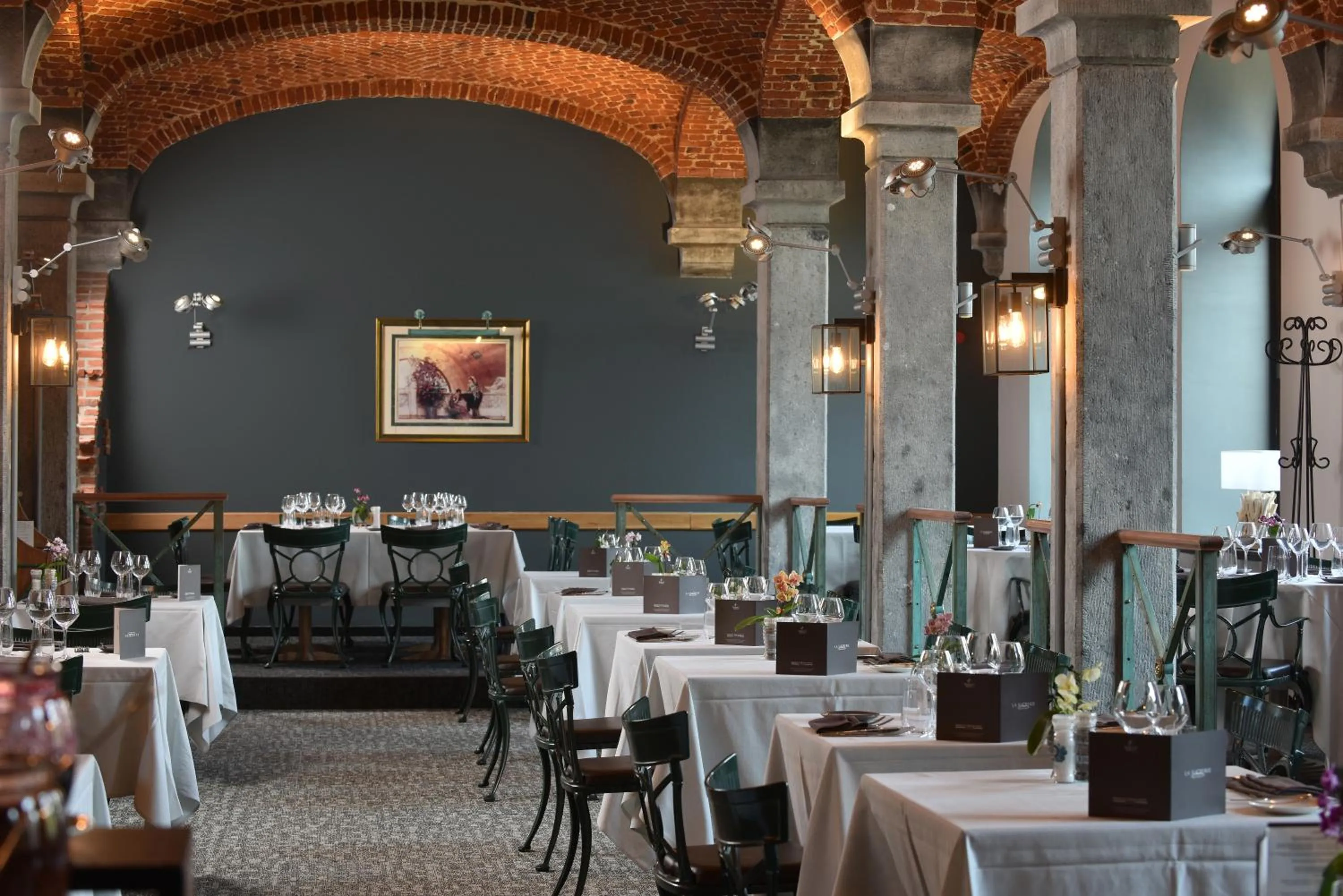 Restaurant/places to eat in Van der Valk Waterloo