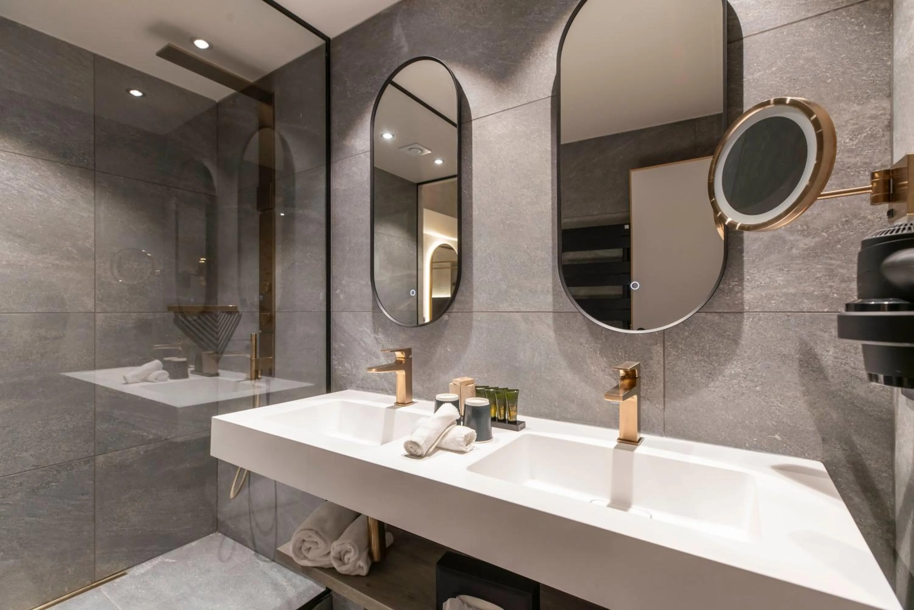 Toilet in Van der Valk Waterloo