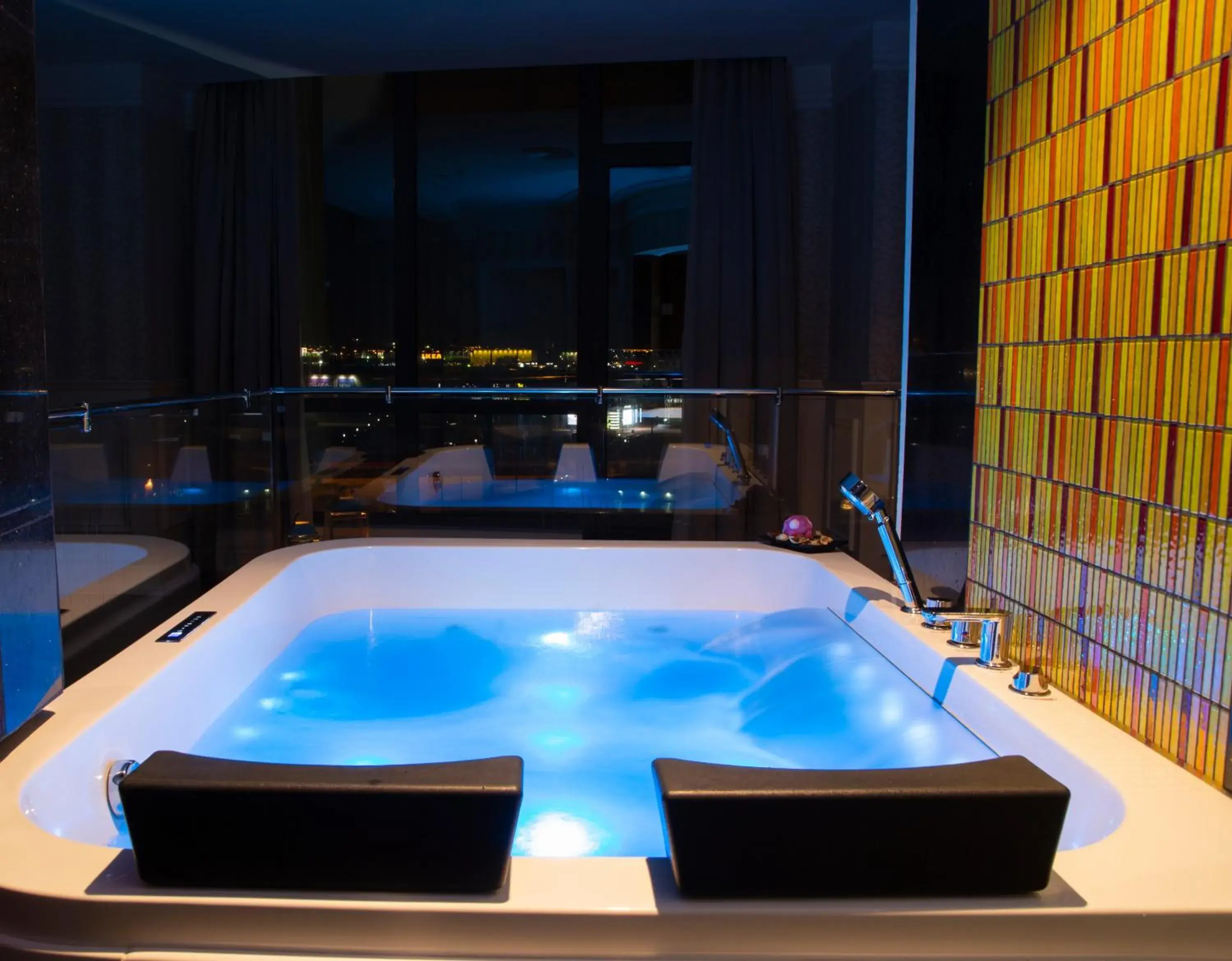 Majestic Suite with Jacuzzi in Aswar Hotel Majestic Suite with Jacuzzi in Aswar Hotel