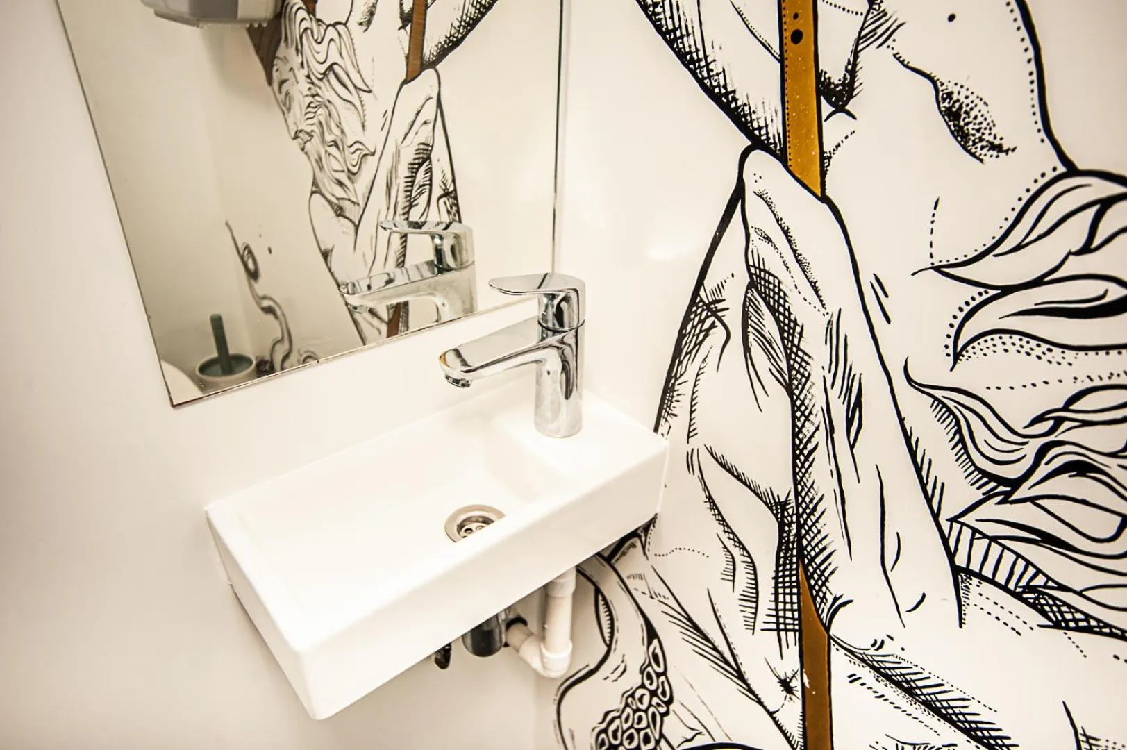 Bathroom in The Cabin @ MPS Noorderzon