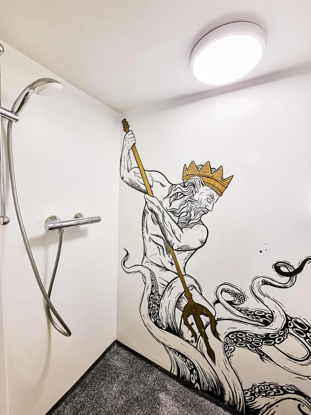 Shower in The Cabin @ MPS Noorderzon