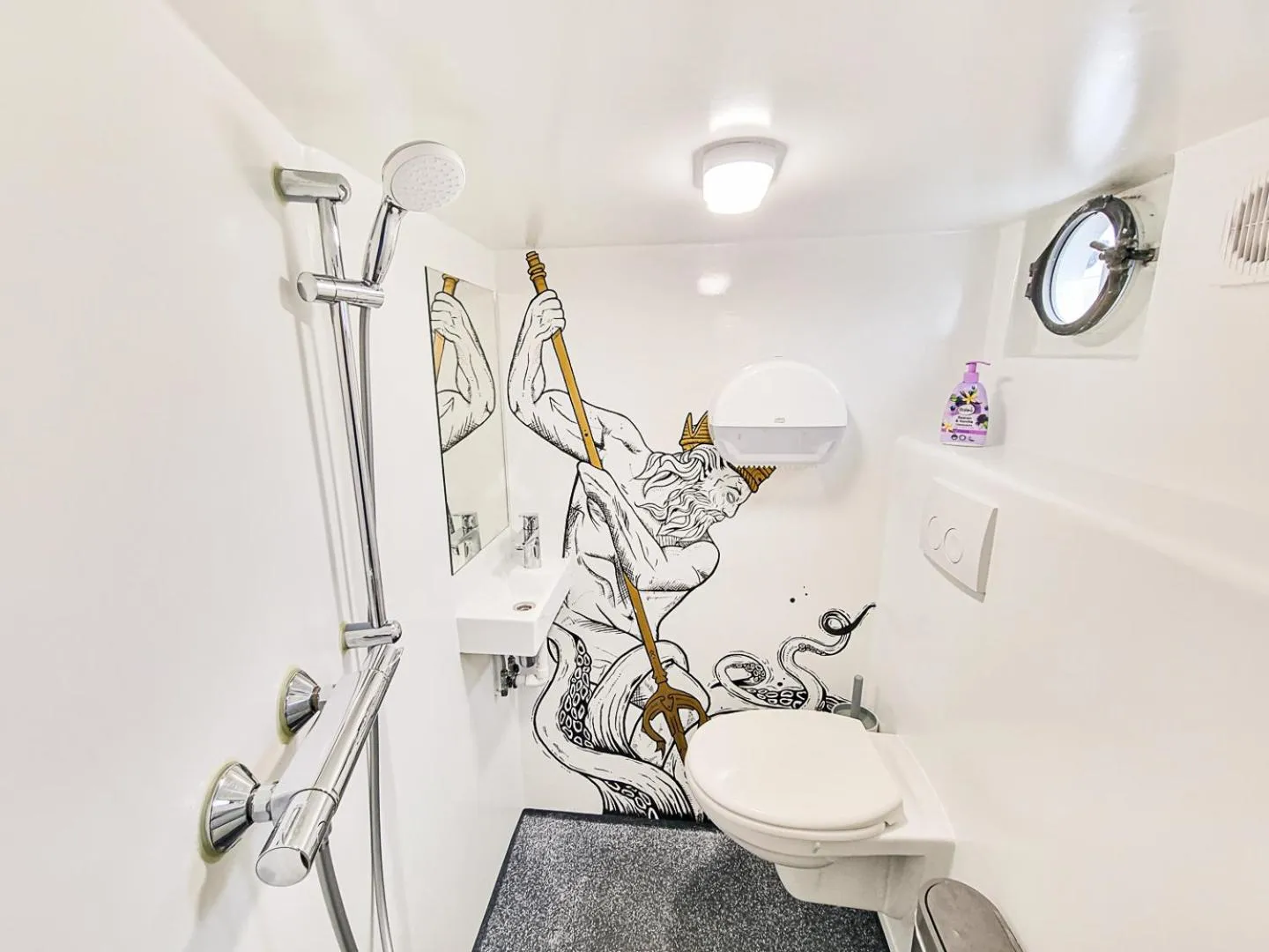 Shower in The Cabin @ MPS Noorderzon