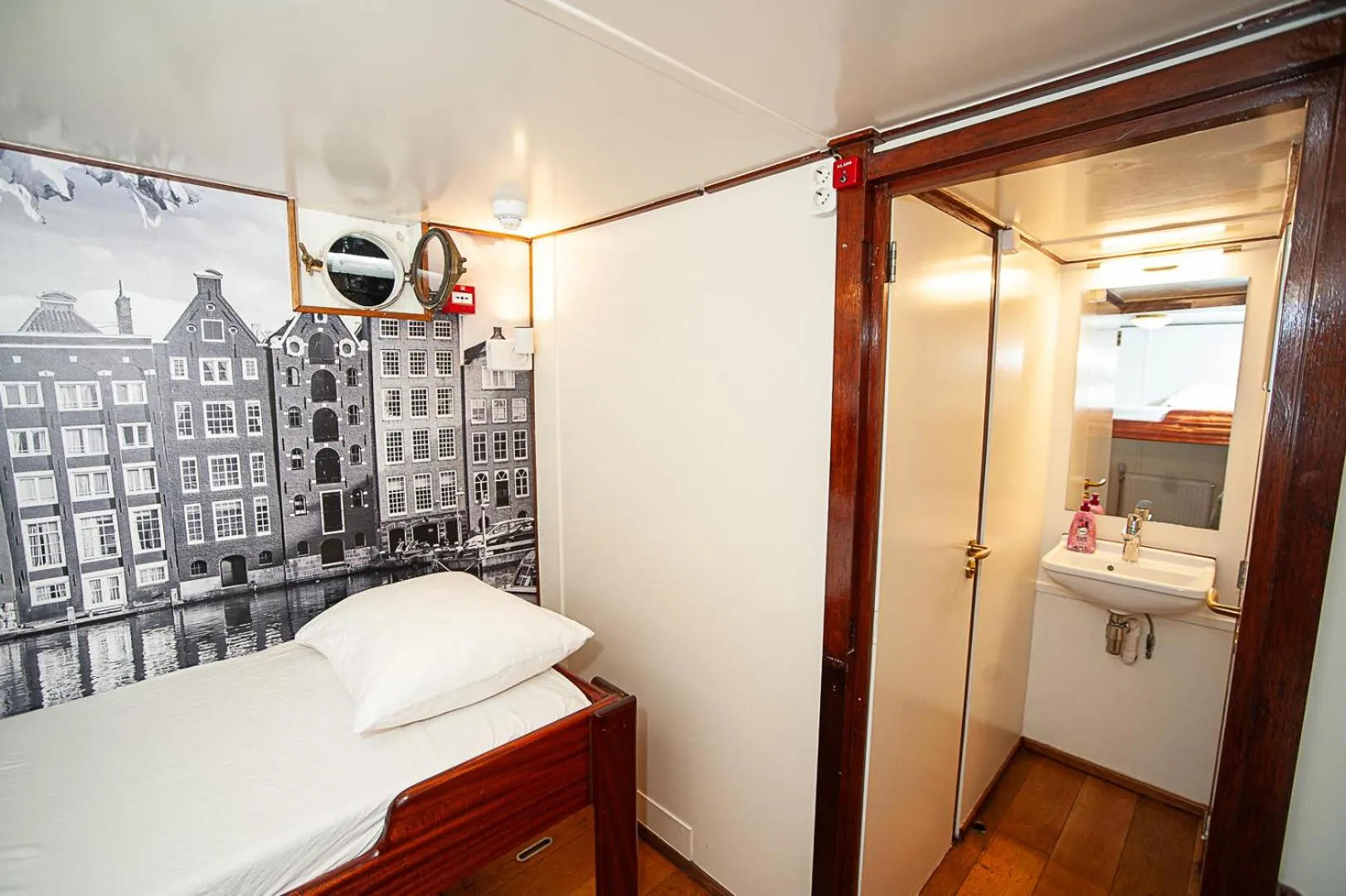 Bed in The Cabin @ MPS Noorderzon