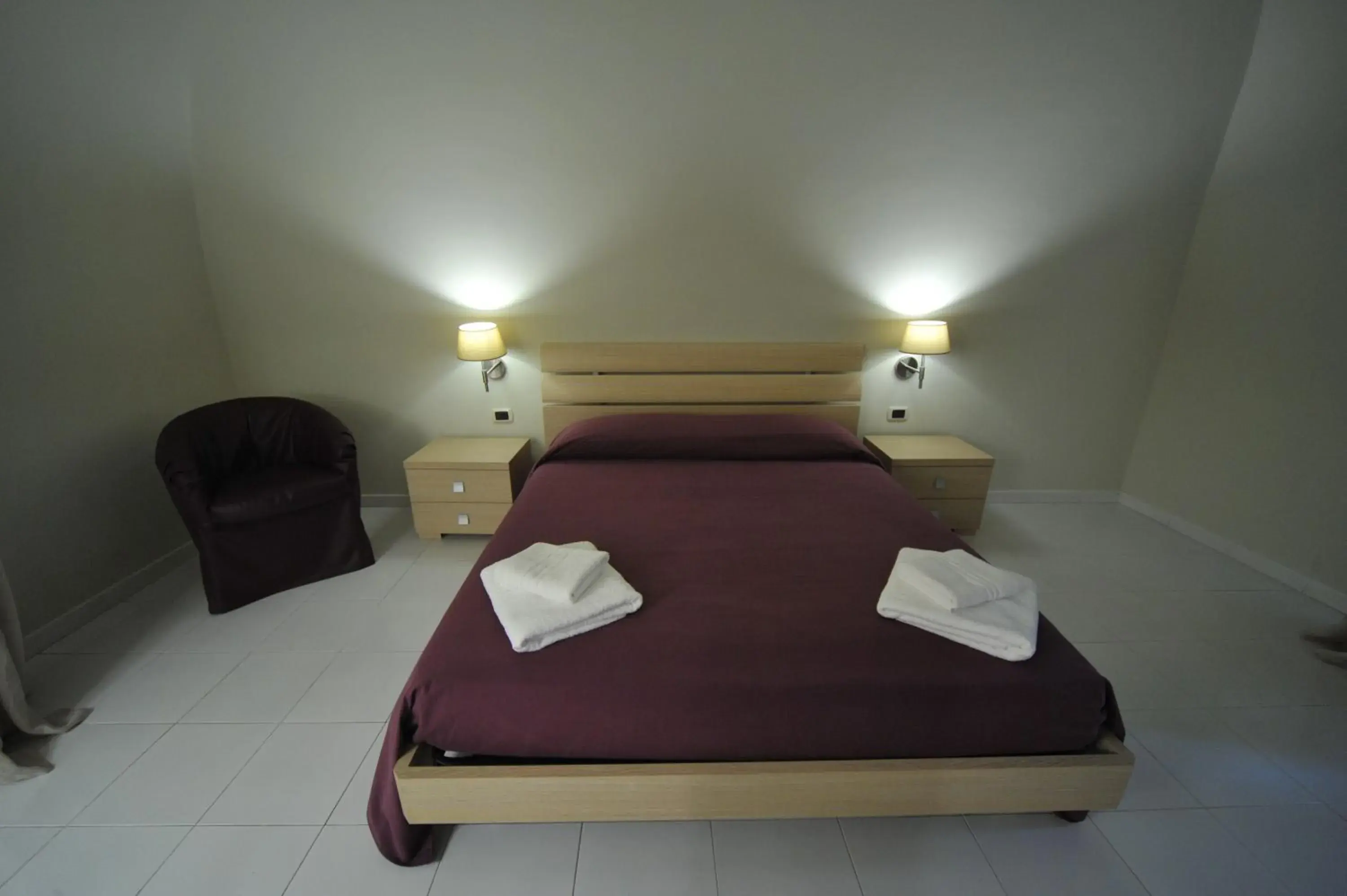 Double Room with Extra Bed - Attic in Gatto Bianco House Double Room with Extra Bed - Attic in Gatto Bianco House