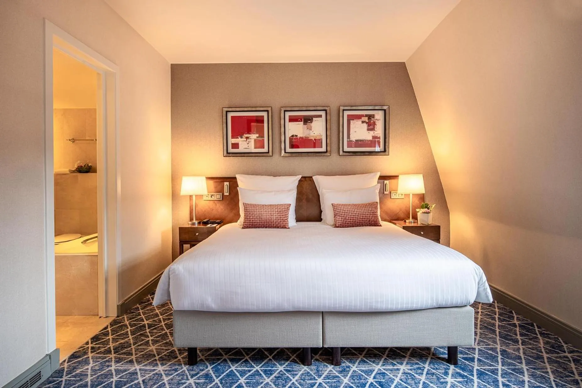 Bed in Warwick Grand-Place Brussels