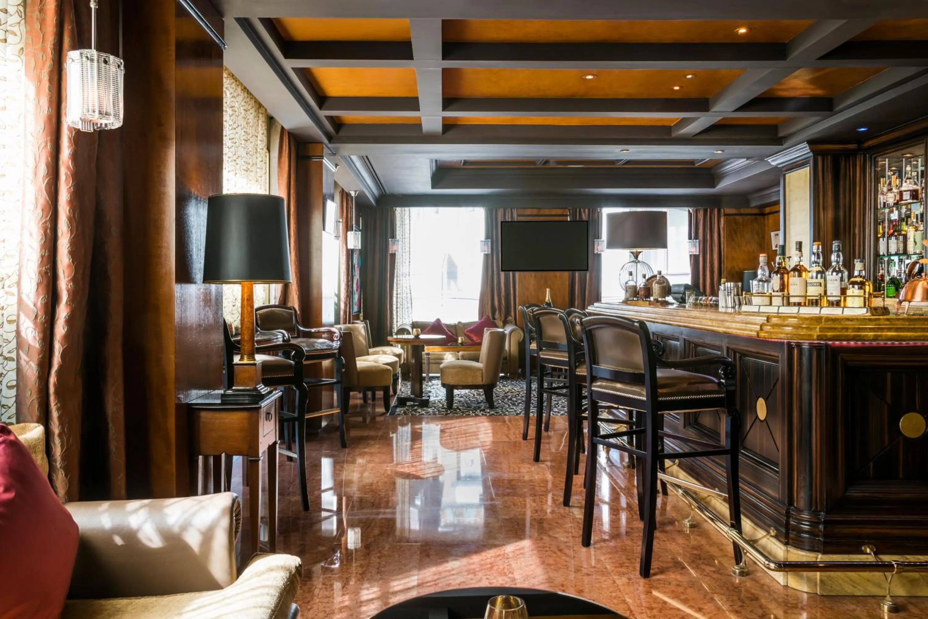 Lounge or bar in Warwick Grand-Place Brussels