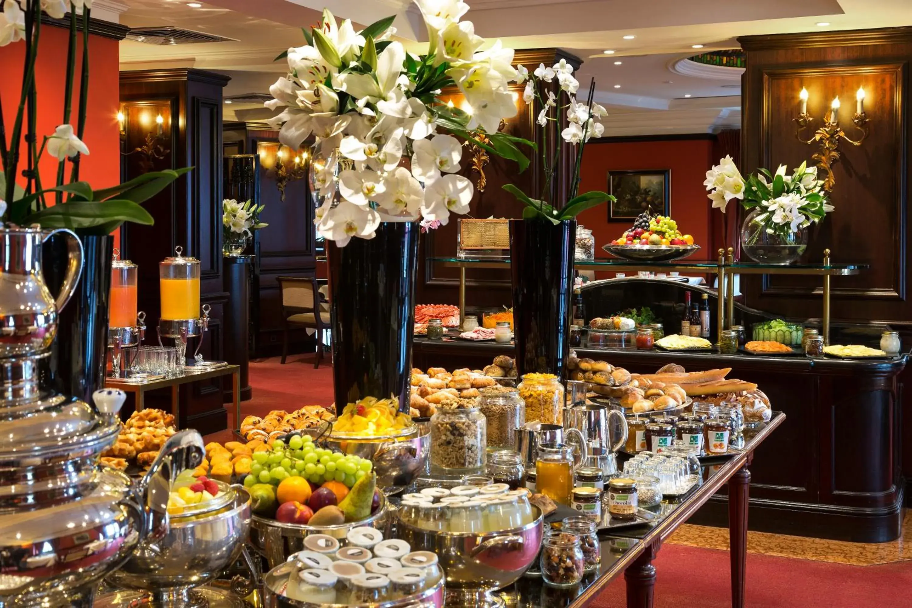 Buffet breakfast in Warwick Grand-Place Brussels Buffet breakfast in Warwick Grand-Place Brussels