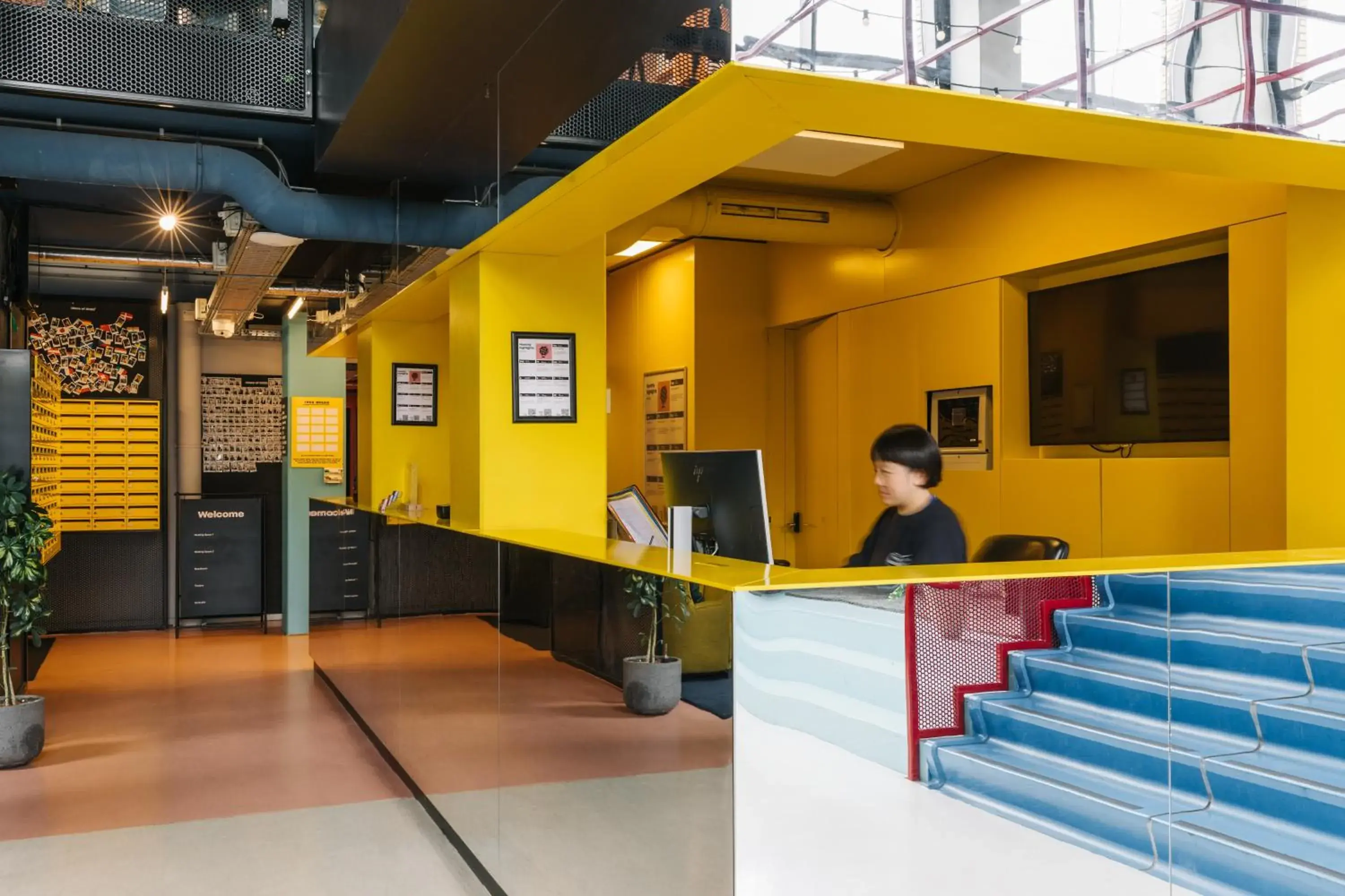 Lobby or reception in The Social Hub Eindhoven Lobby or reception in The Social Hub Eindhoven