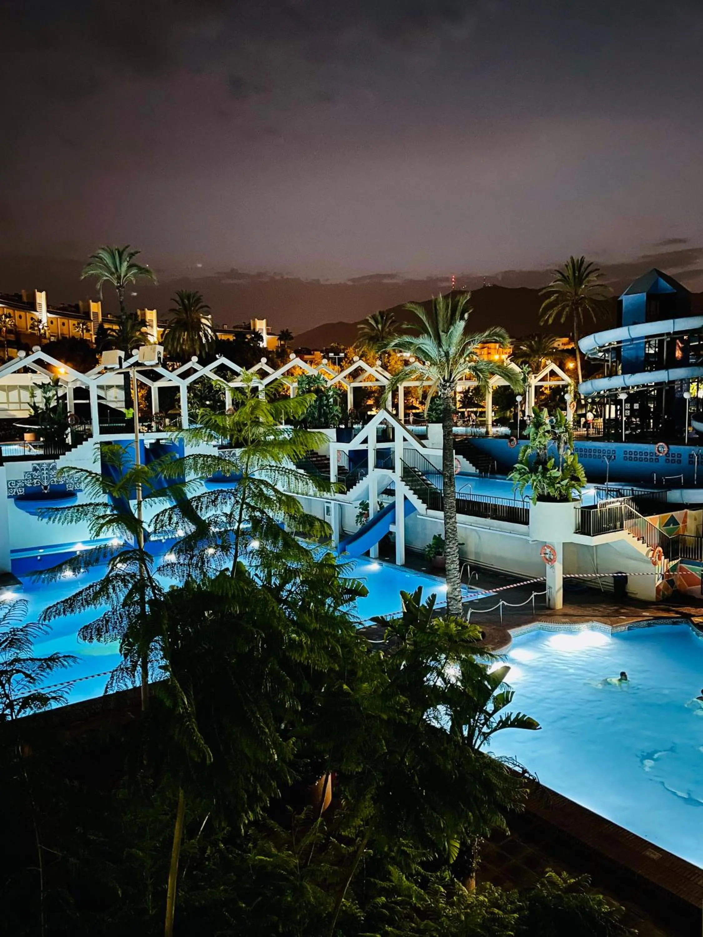 Estudios y Apartamentos Benal Beach
