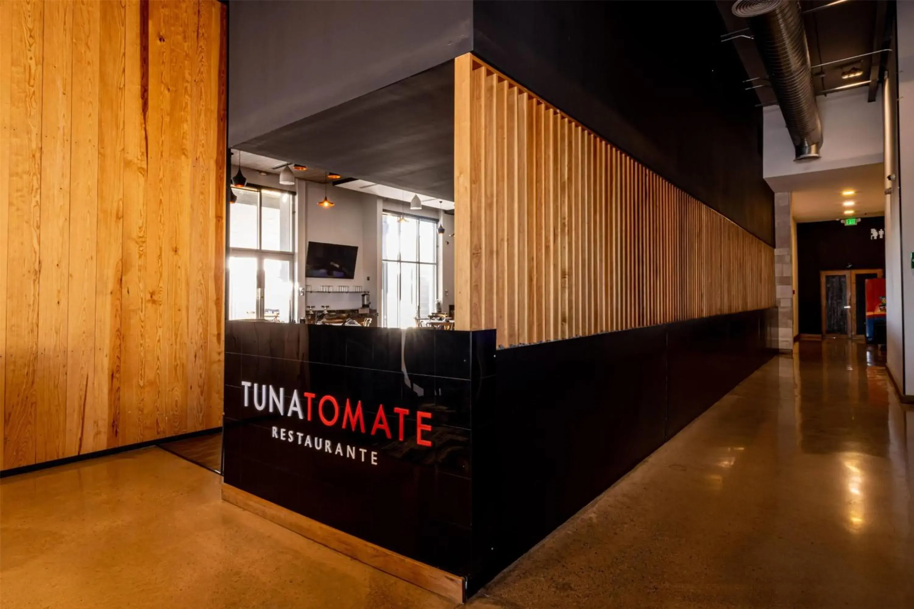 Lobby or reception in TRYP by Wyndham San Luis Potosi Hotel & Suites Lobby or reception in TRYP by Wyndham San Luis Potosi Hotel & Suites