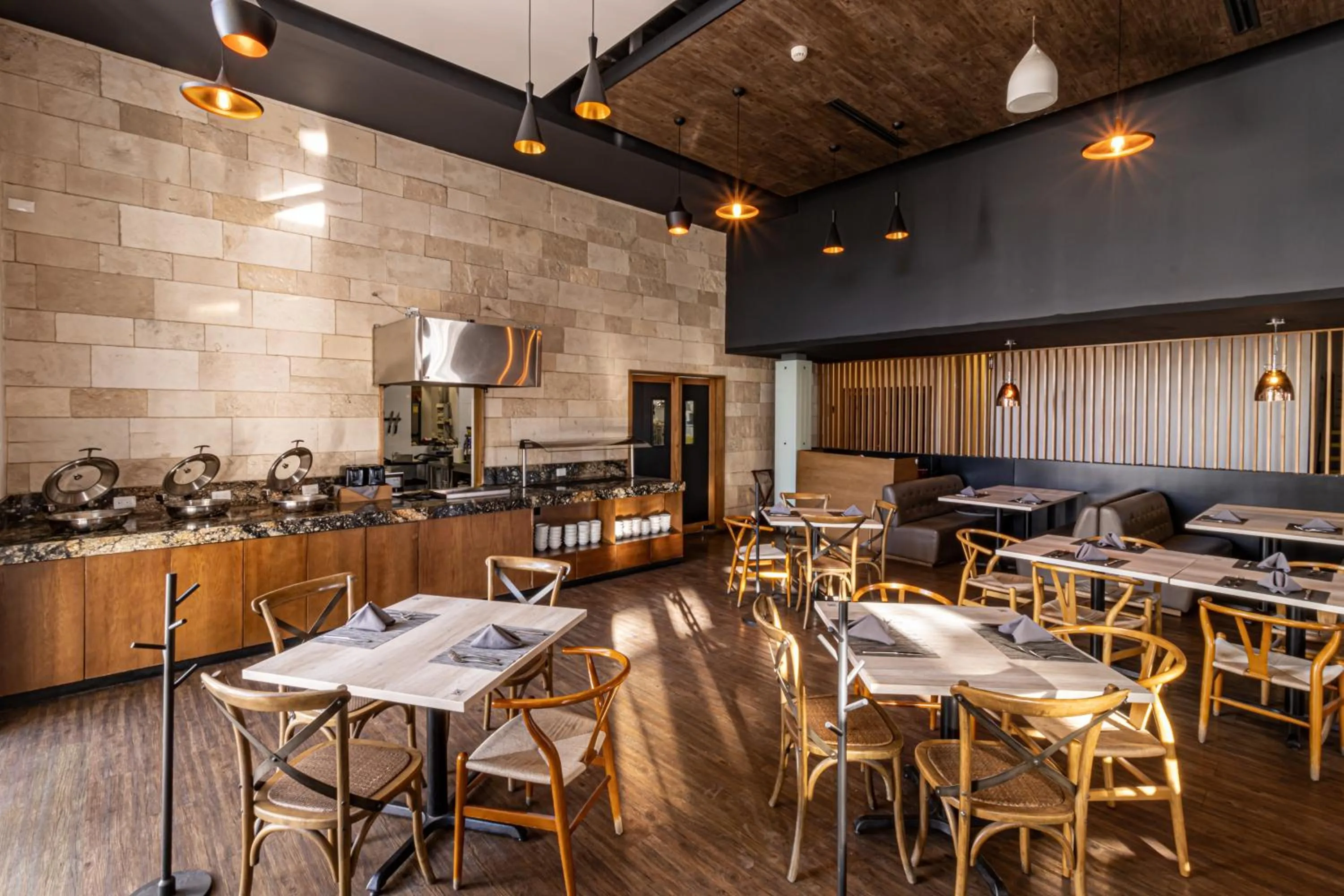 Restaurant/places to eat in TRYP by Wyndham San Luis Potosi Hotel & Suites