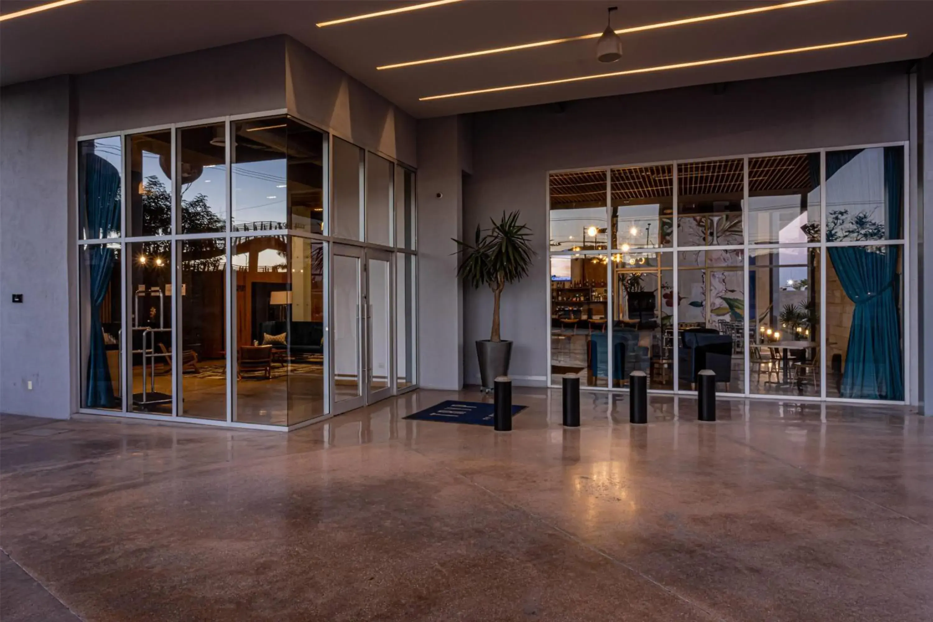 Property building in TRYP by Wyndham San Luis Potosi Hotel & Suites Property building in TRYP by Wyndham San Luis Potosi Hotel & Suites