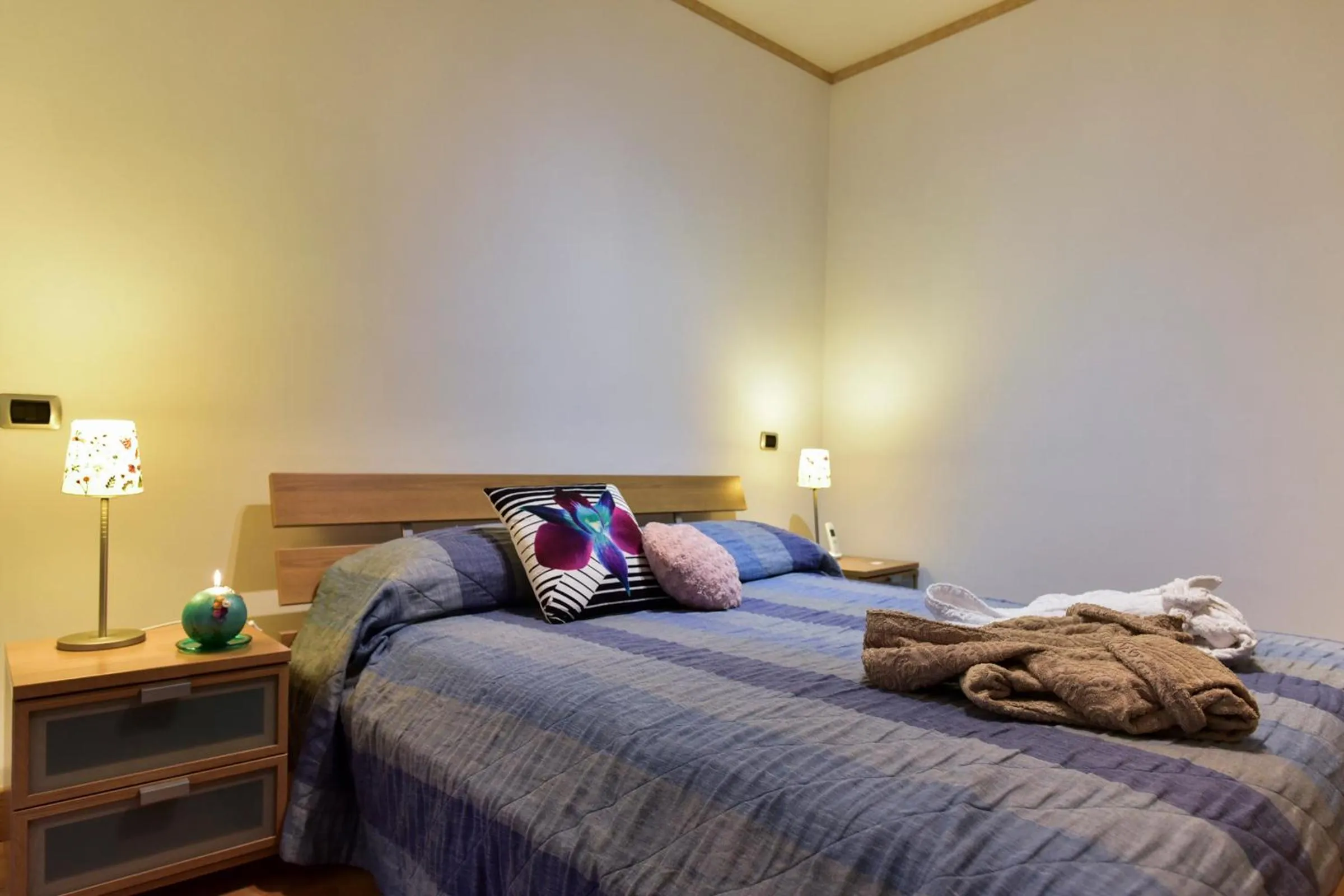 Bedroom, Bed in Home Sorbara "Luxury Home"