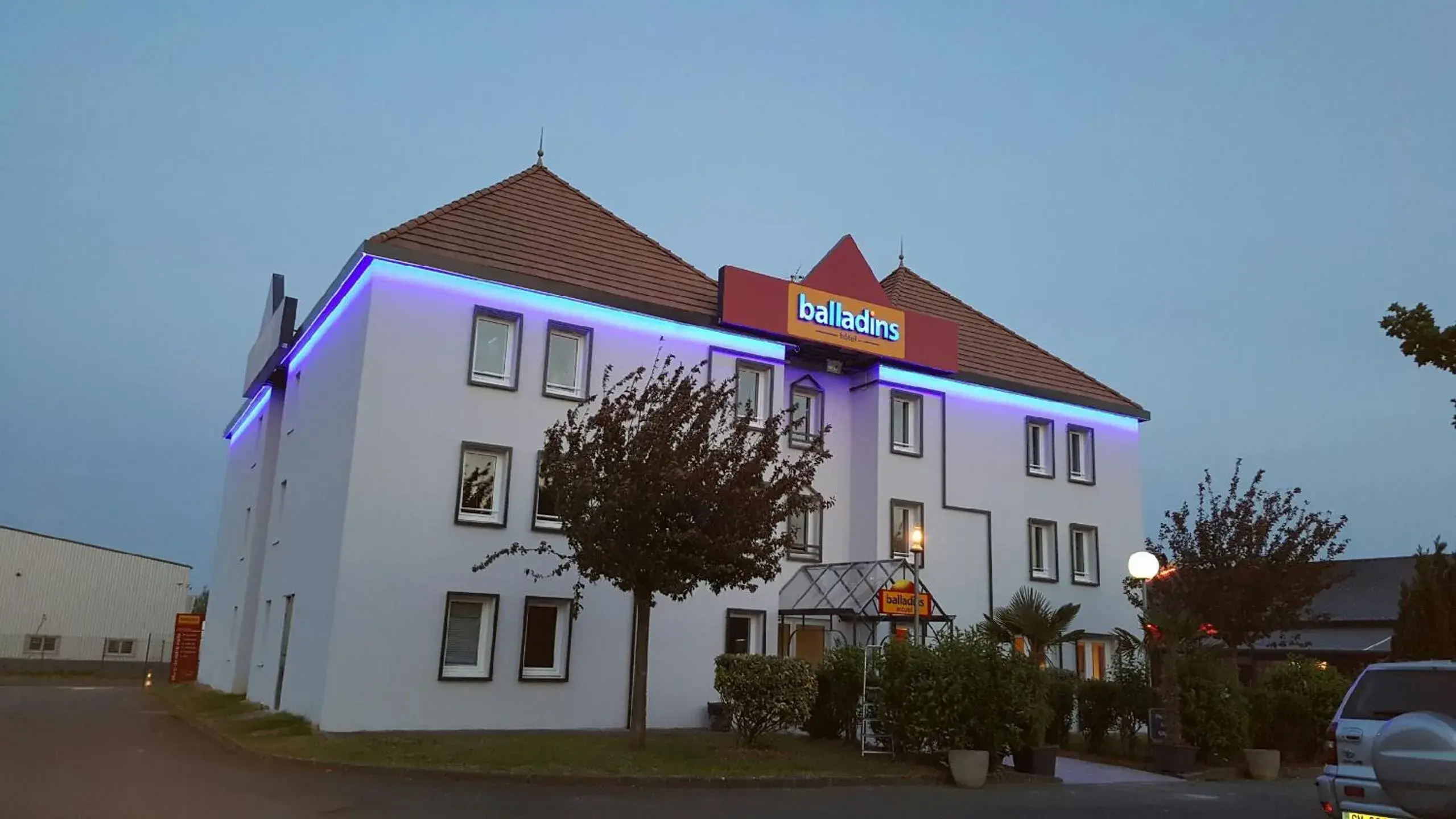 Property building in initial by balladins Saint-Quentin / Gauchy Property building in initial by balladins Saint-Quentin / Gauchy