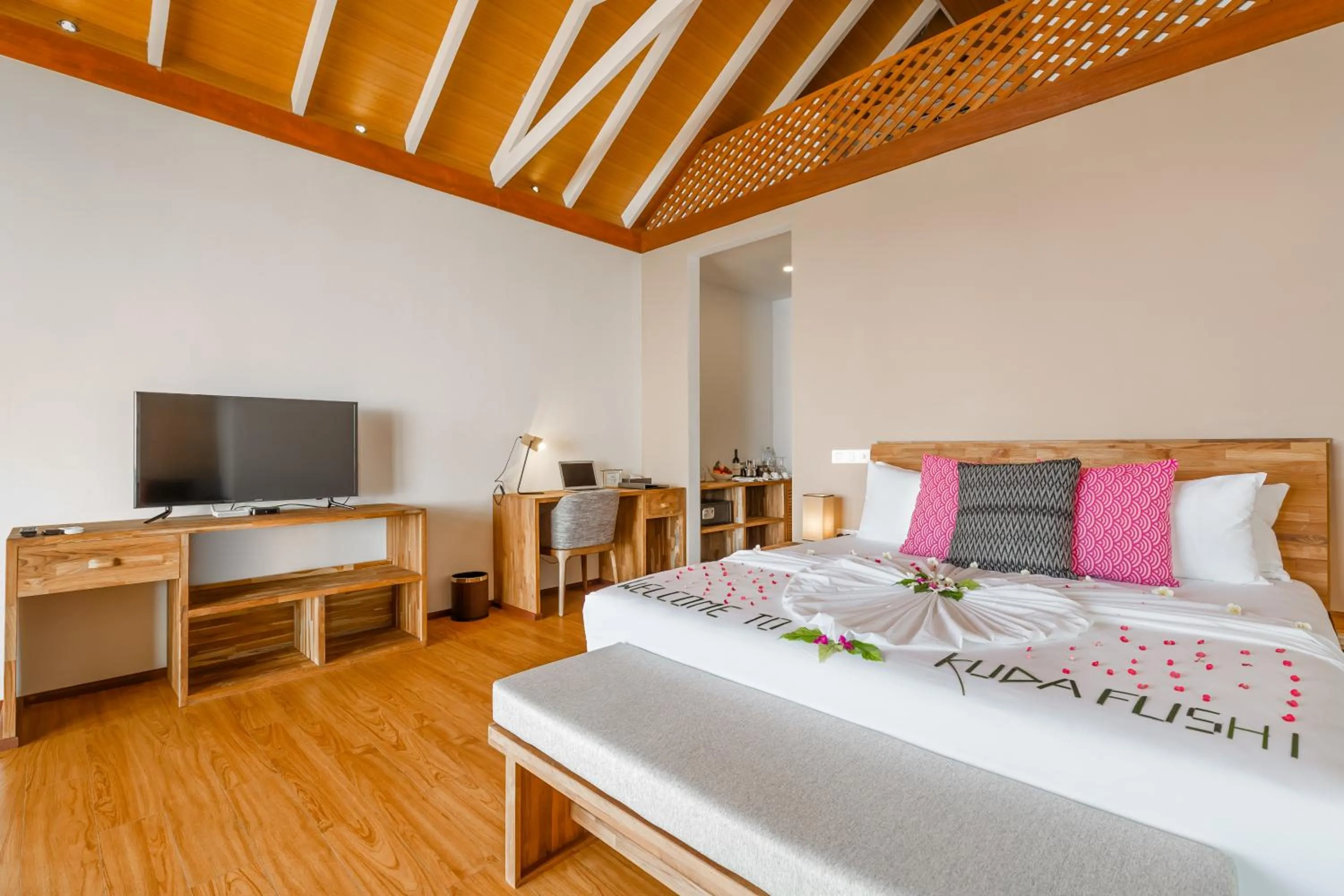 TV and multimedia, Bed in Kudafushi Resort & Spa