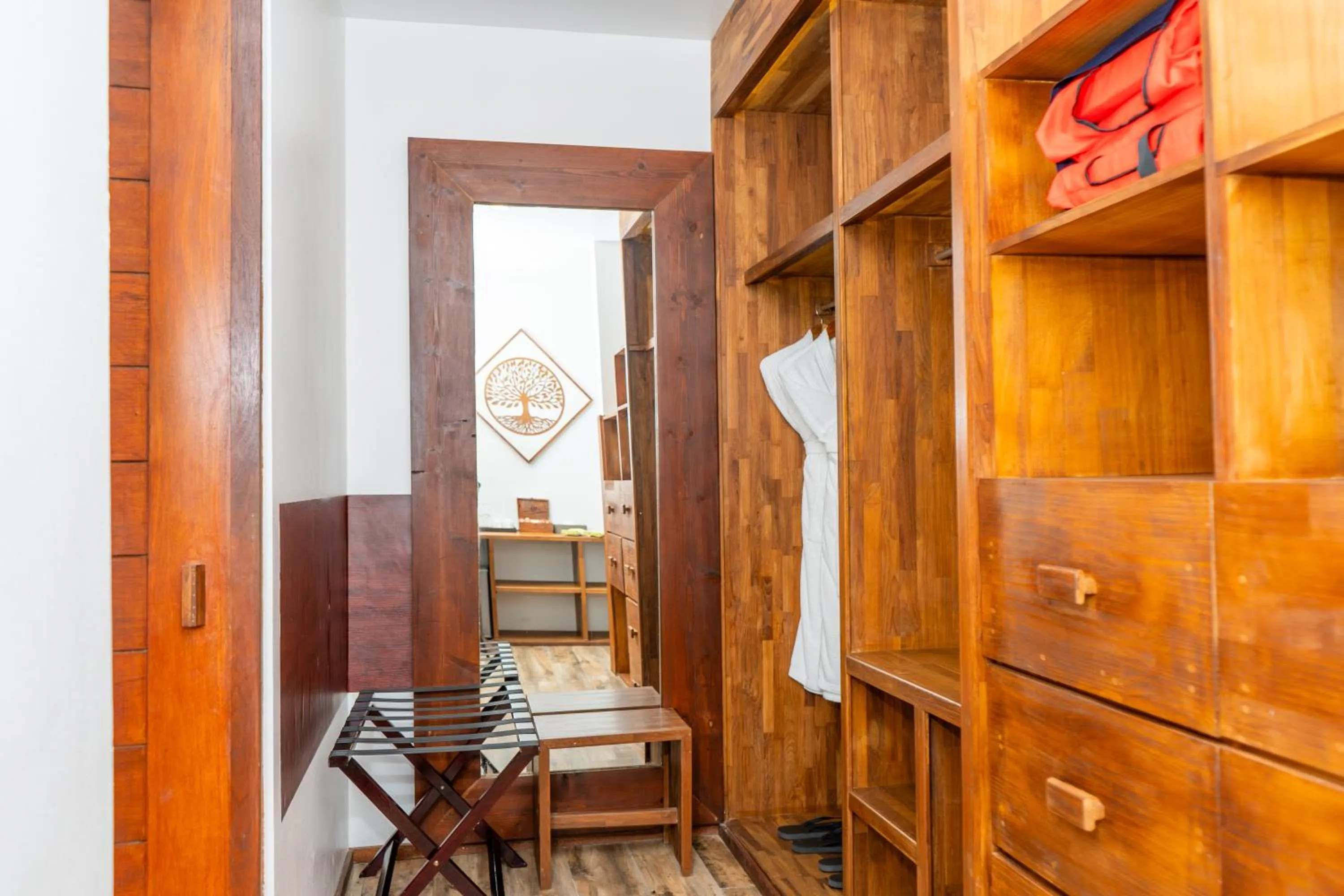 wardrobe in Kudafushi Resort & Spa