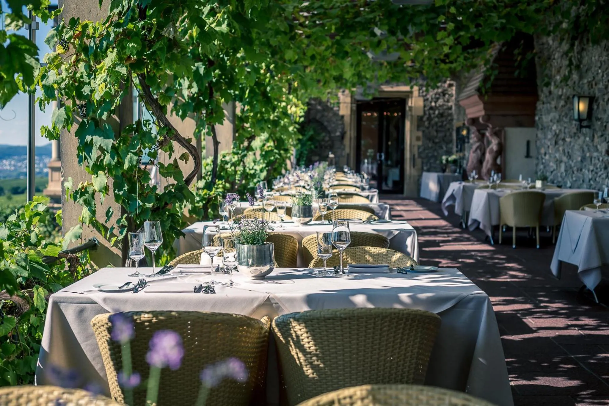 Restaurant/places to eat in Burg & Gästehaus by Schwarzenstein