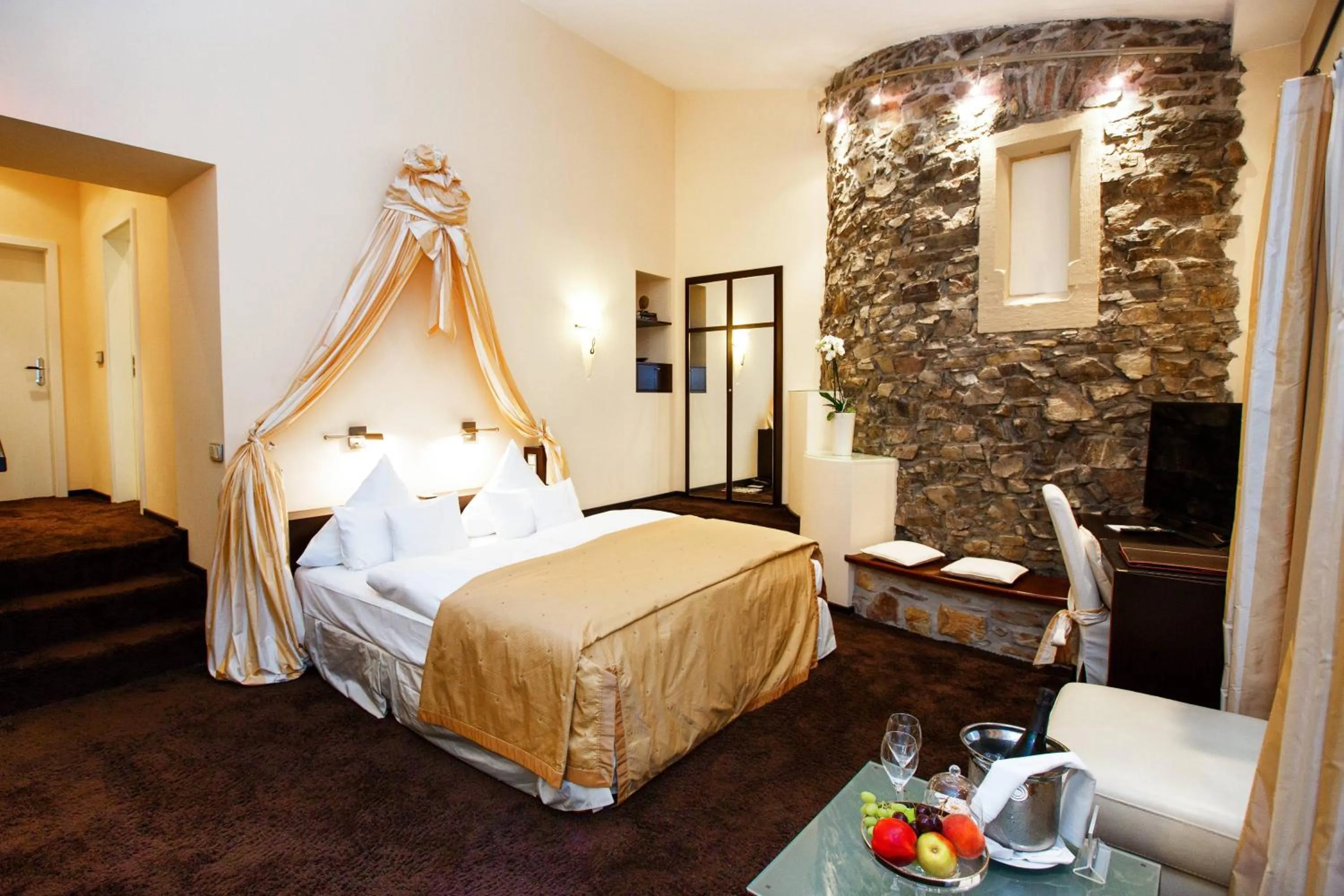 Photo of the whole room, Bed in Burg & Gästehaus by Schwarzenstein