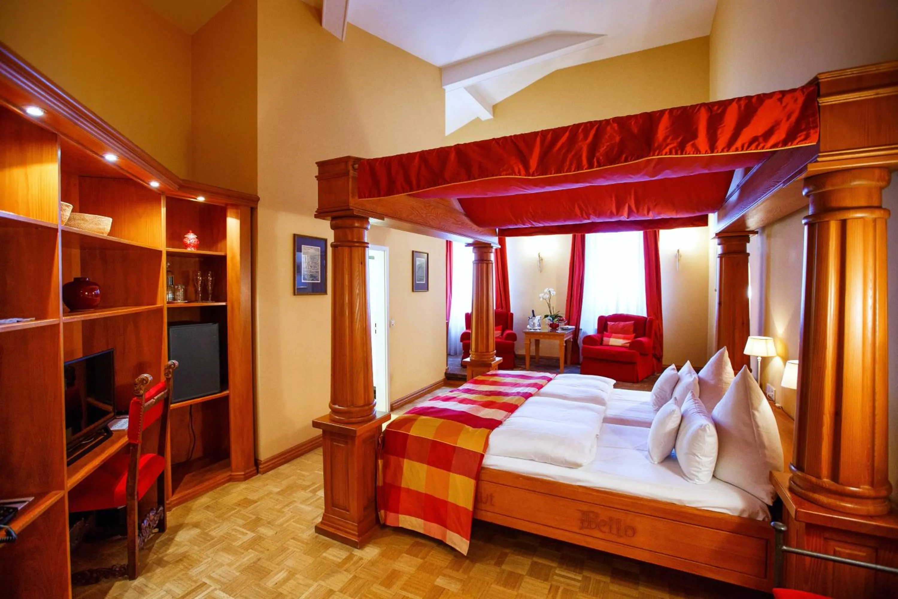 Photo of the whole room, Bed in Burg & Gästehaus by Schwarzenstein