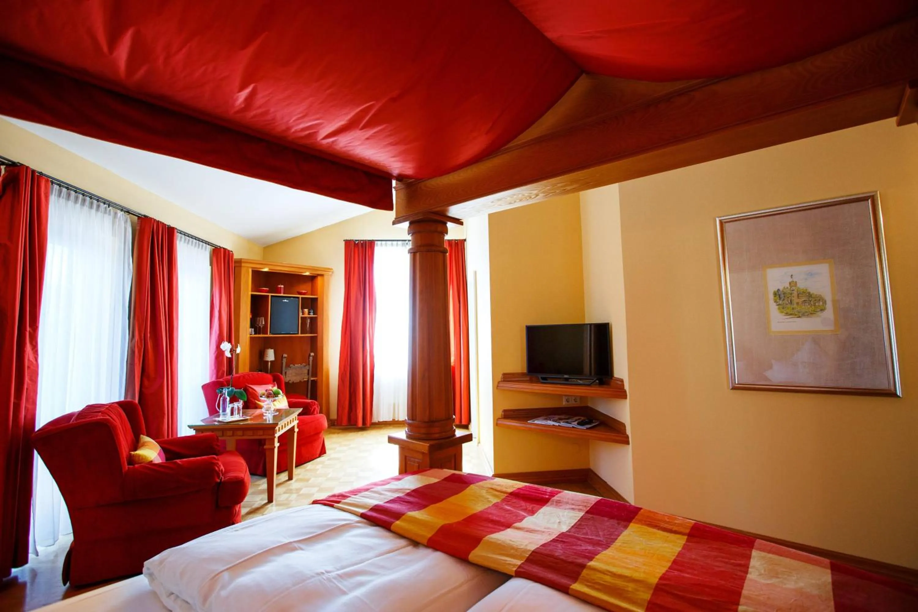 Photo of the whole room, Bed in Burg & Gästehaus by Schwarzenstein