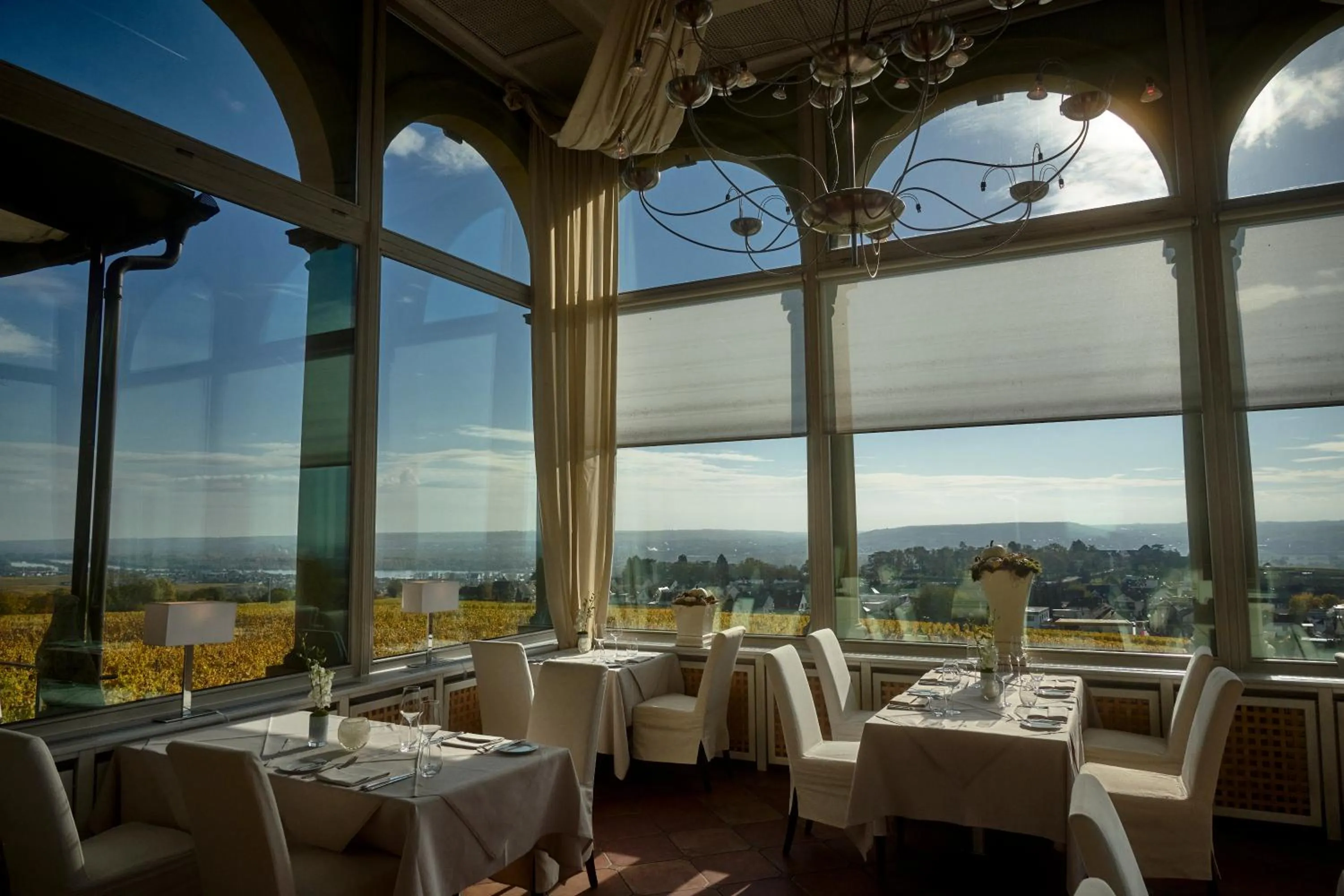 Restaurant/places to eat in Burg & Gästehaus by Schwarzenstein