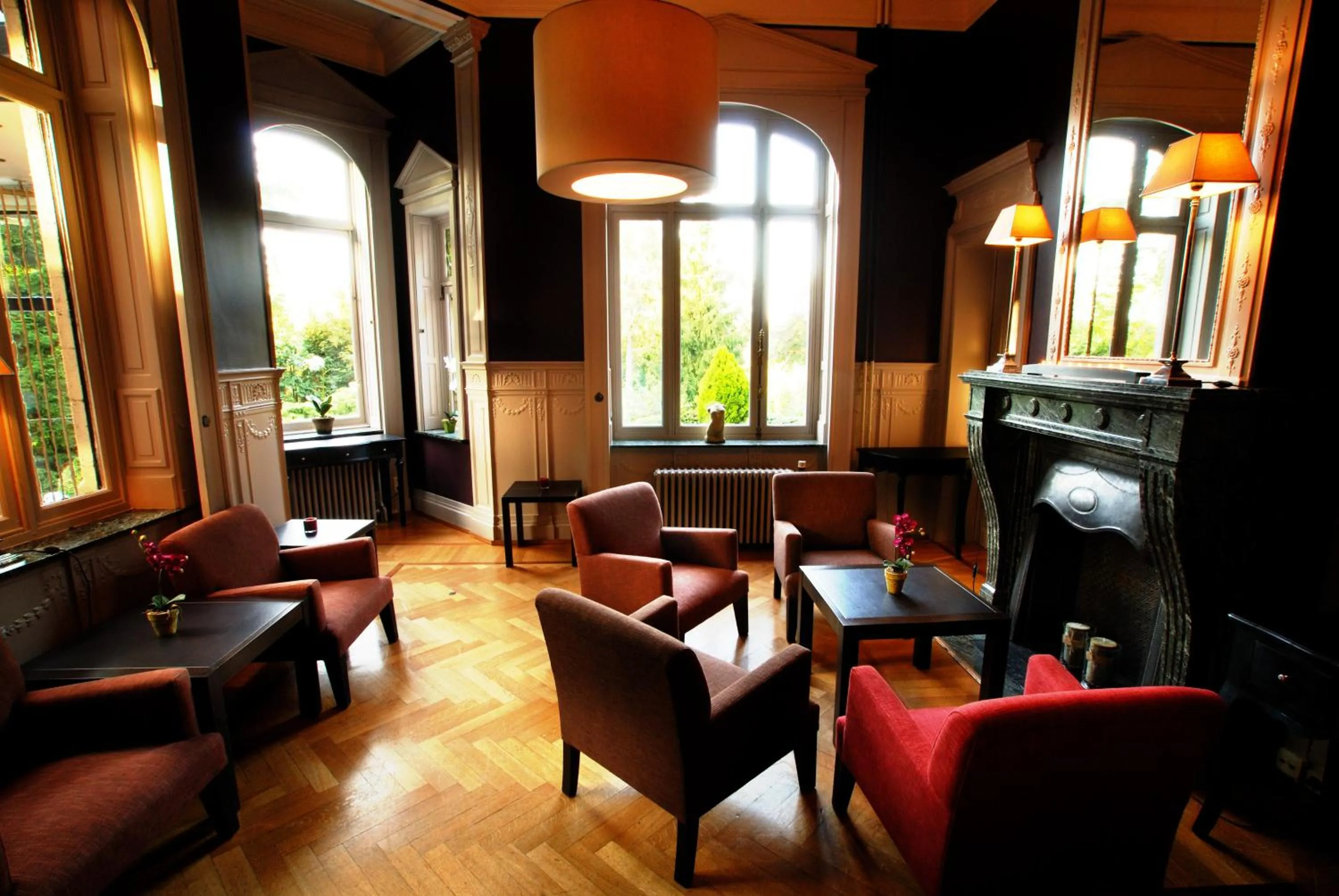 Lounge or bar in Martin's Manoir