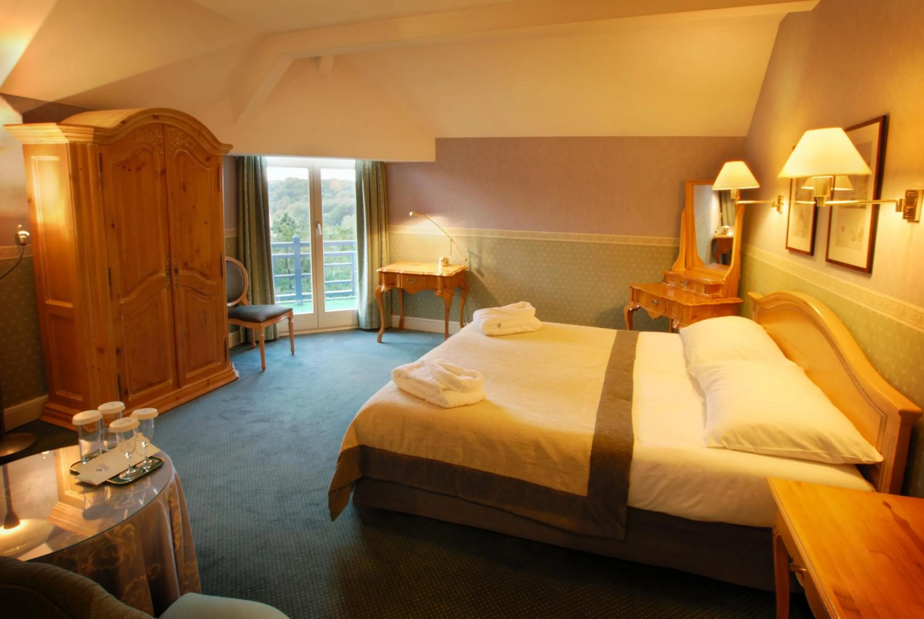 Bed in Martin's Manoir