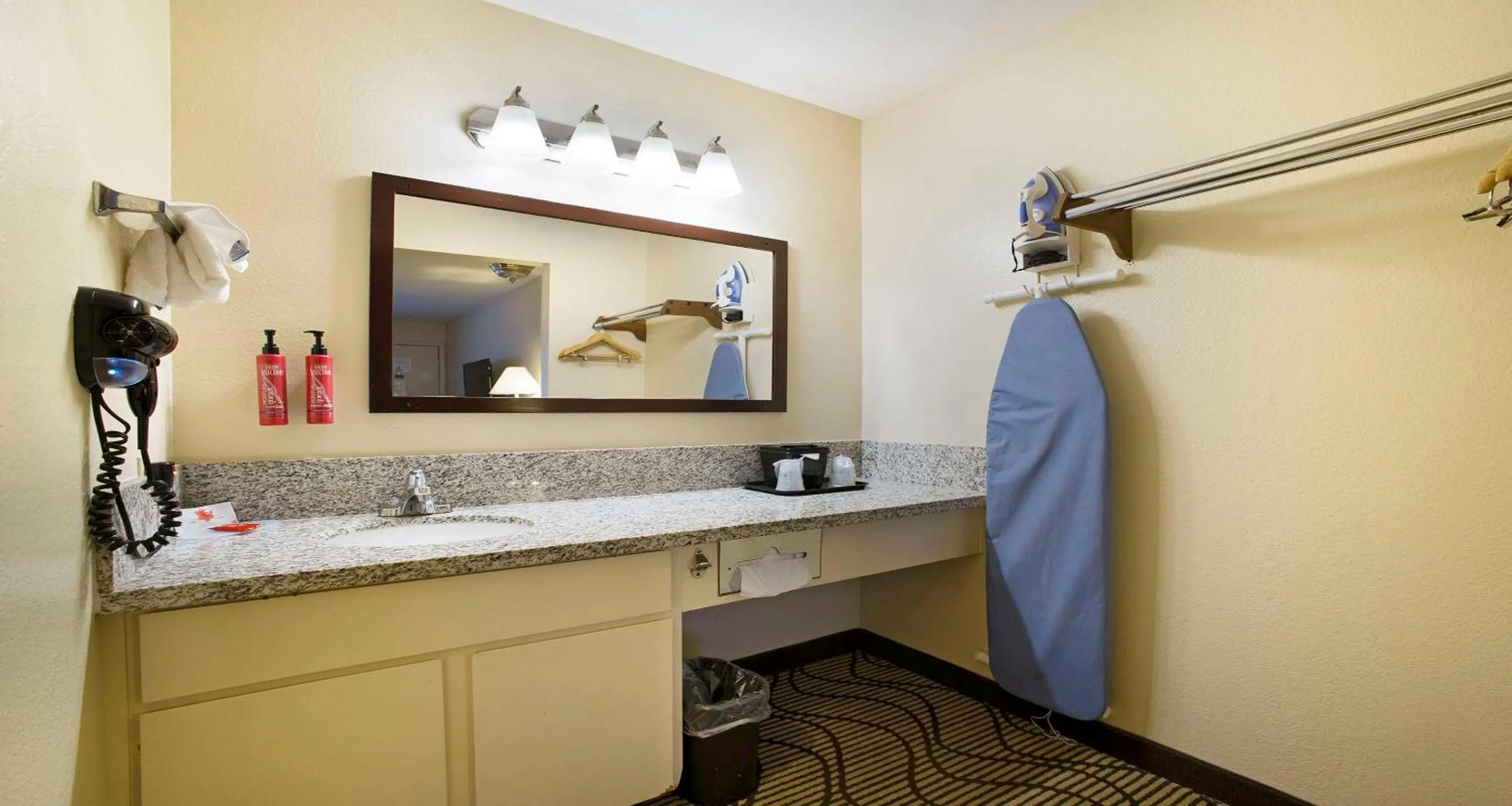 Bedroom in SureStay Plus Hotel by Best Western Sacramento North