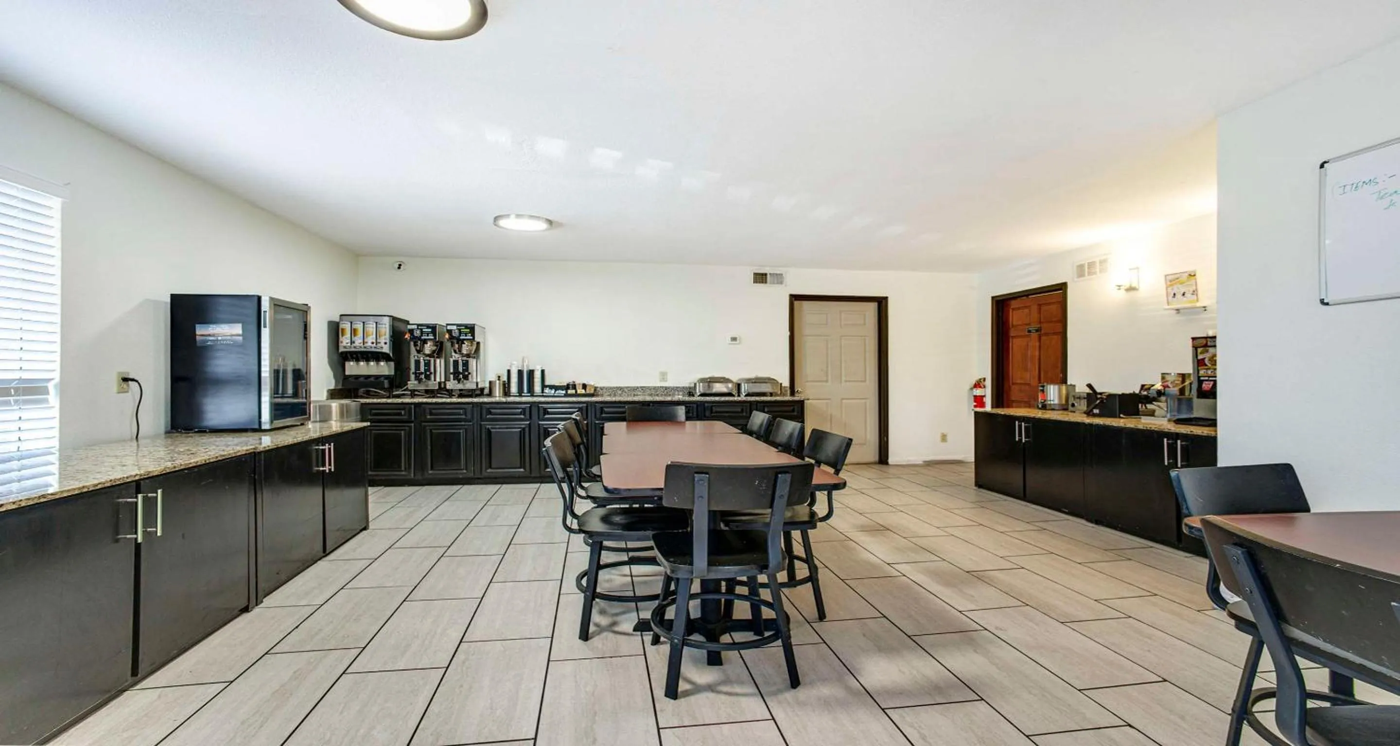 Breakfast in SureStay Plus Hotel by Best Western Sacramento North