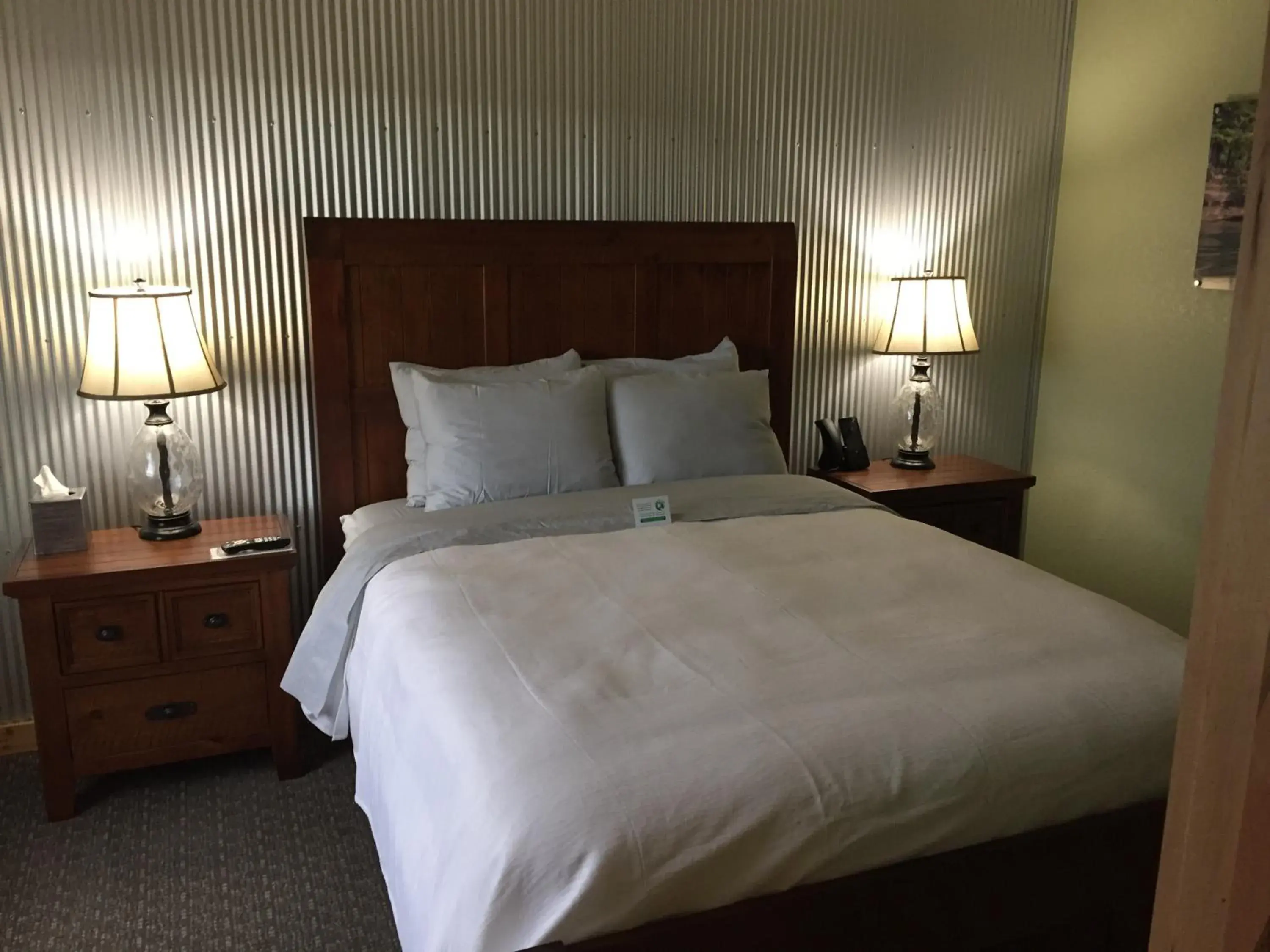 Queen Suite – Disability Access in Roam Inn Queen Suite – Disability Access in Roam Inn