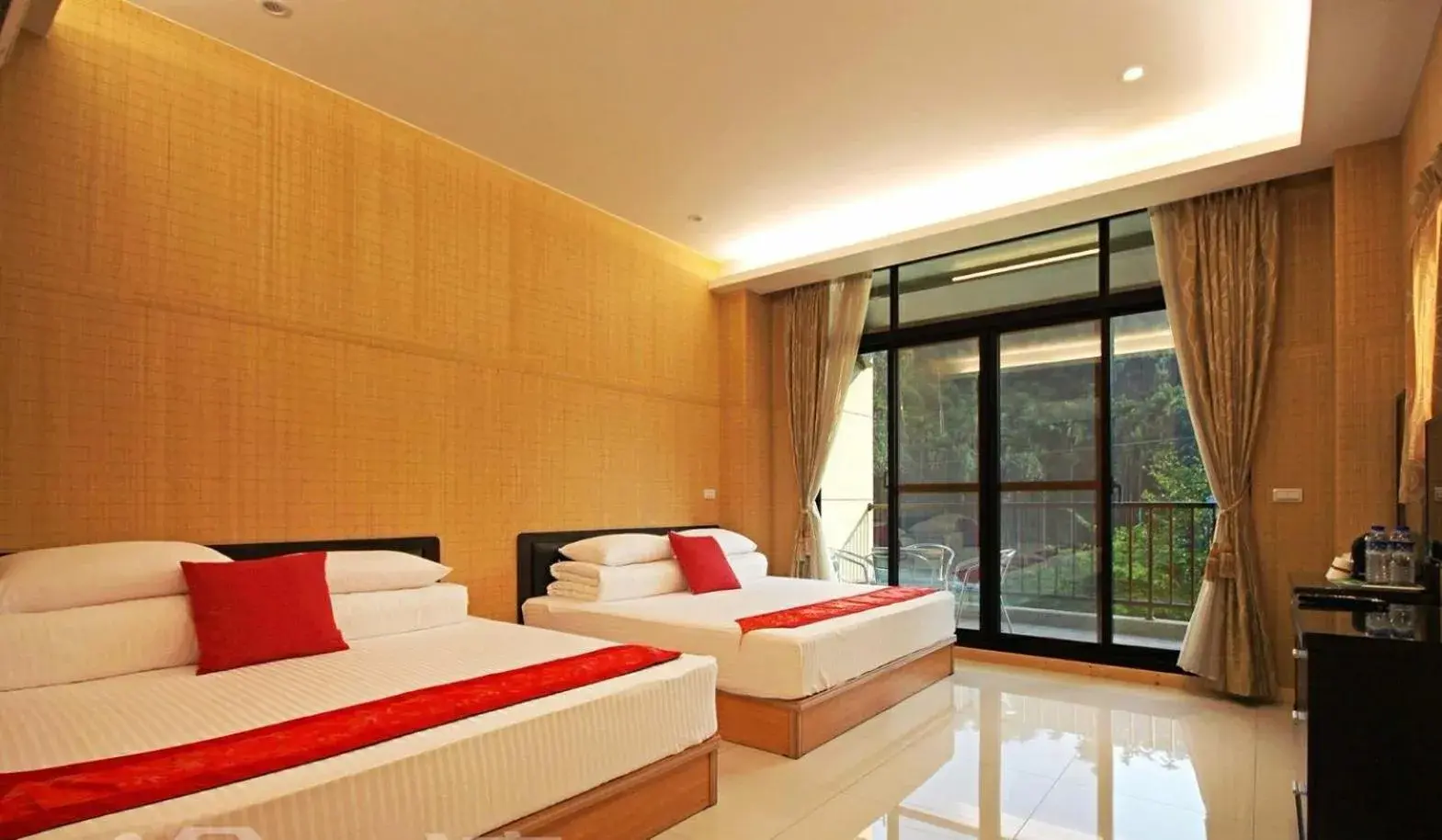 Quadruple Room with Balcony in Qian's Garden Inn Quadruple Room with Balcony in Qian's Garden Inn