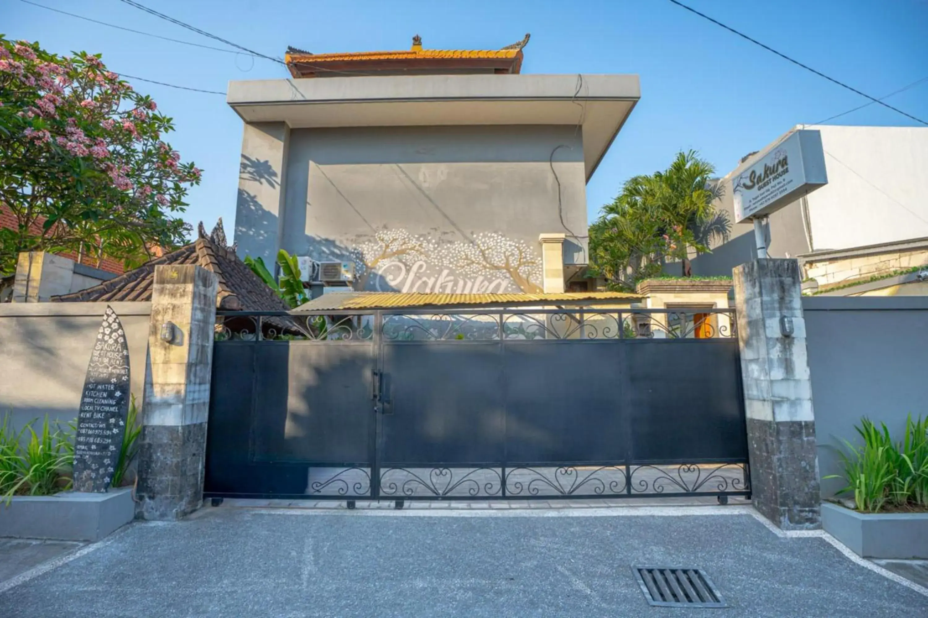 Property building in Sakura Guest House Property building in Sakura Guest House