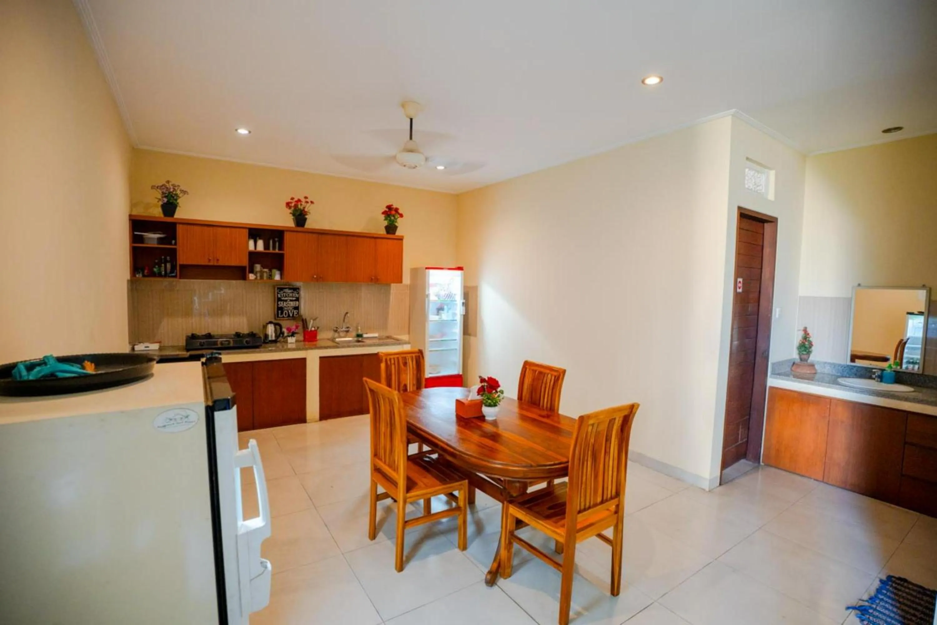 kitchen in Sakura Guest House