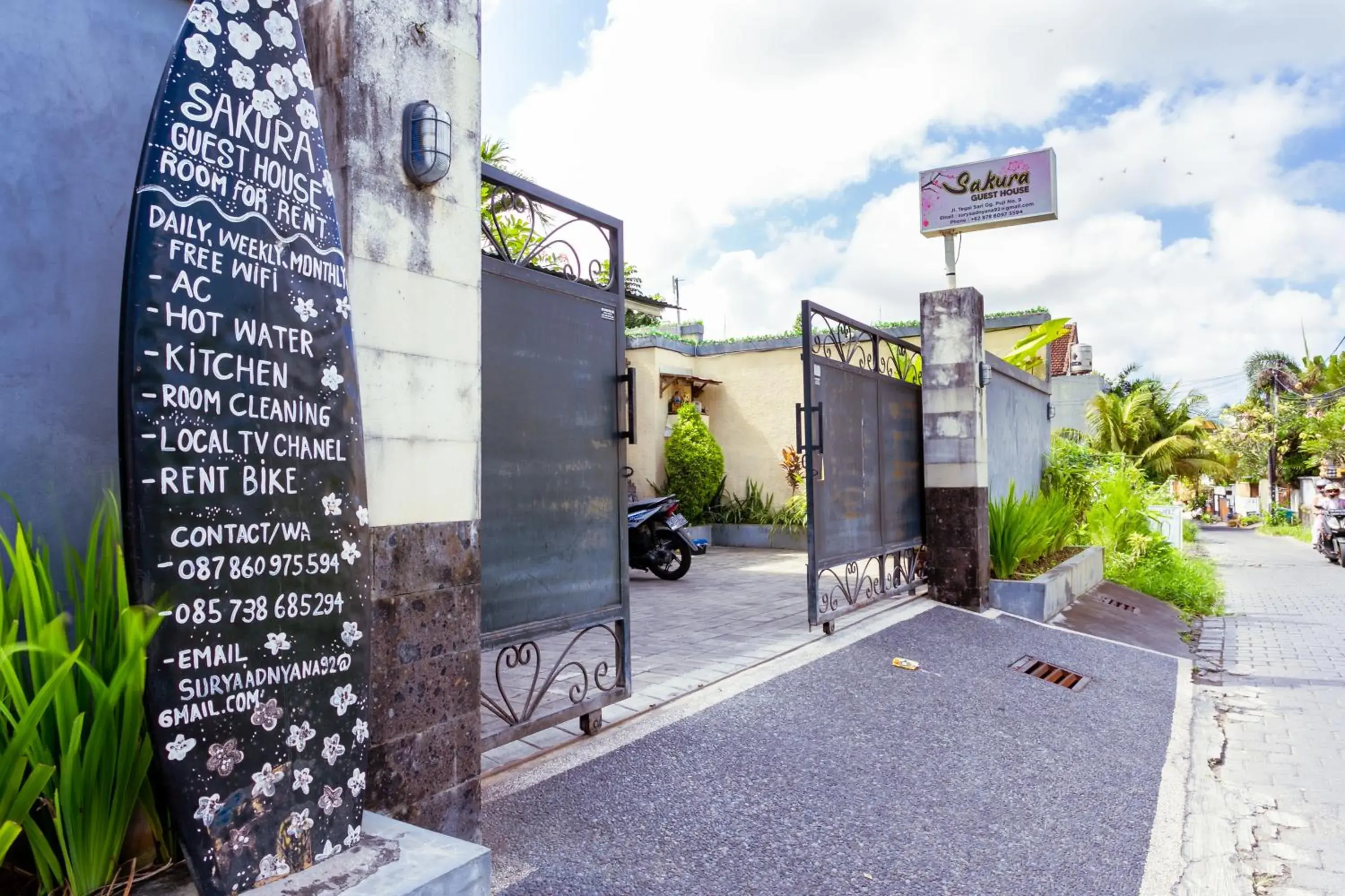 Facade/entrance in Sakura Guest House Facade/entrance in Sakura Guest House