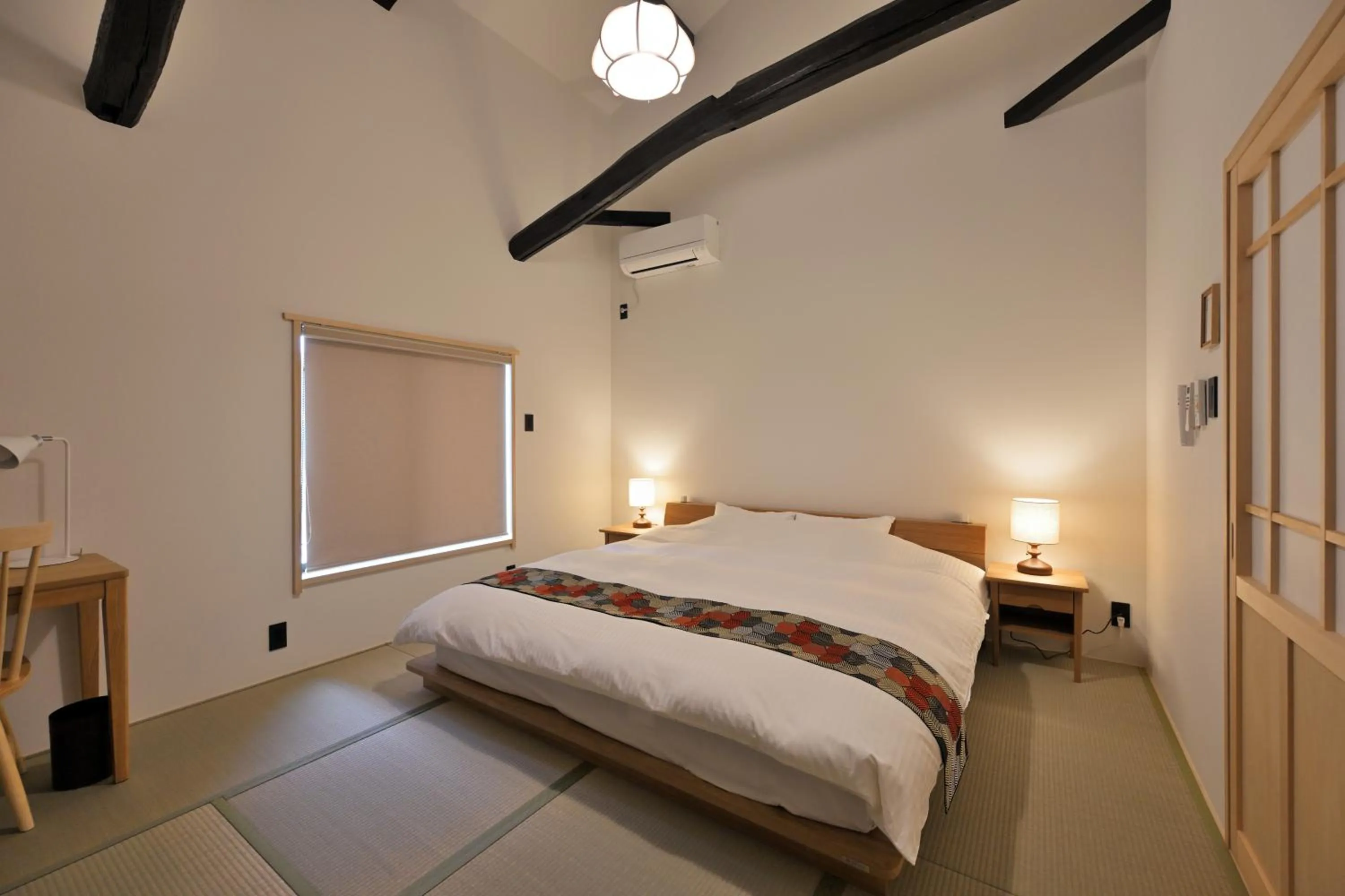 Bedroom, Bed in Takeya Gojo