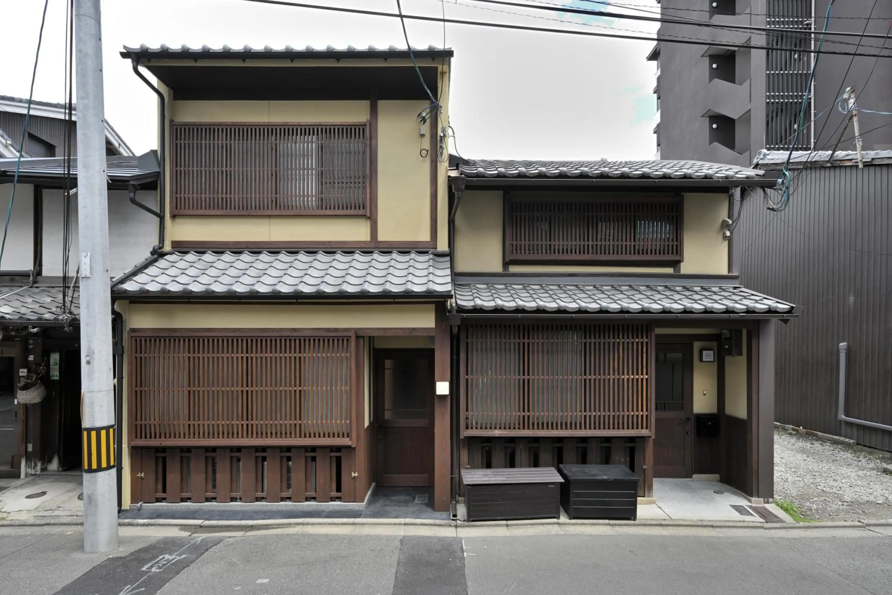 Property building in Takeya Gojo