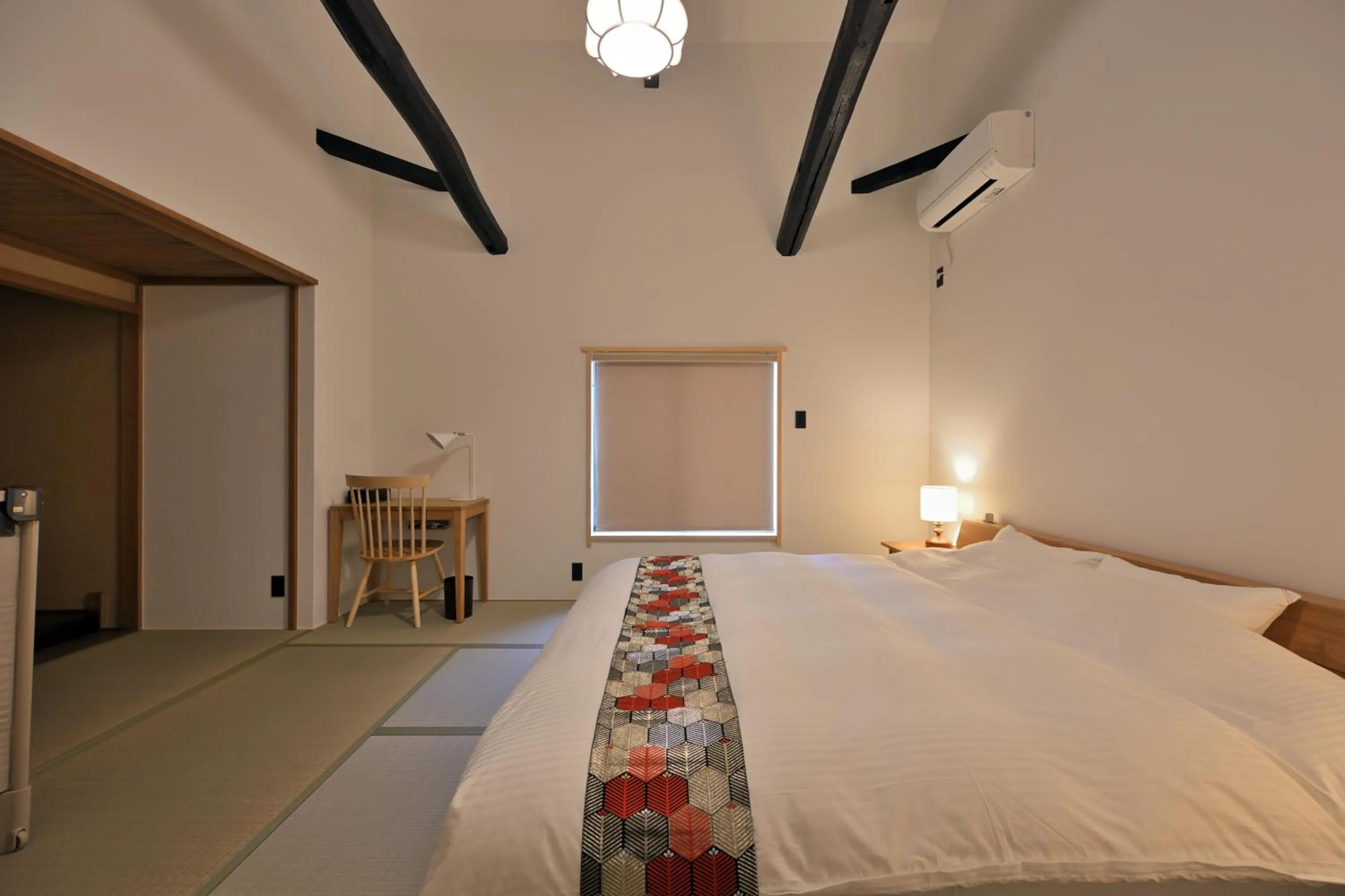 Bedroom, Bed in Takeya Gojo