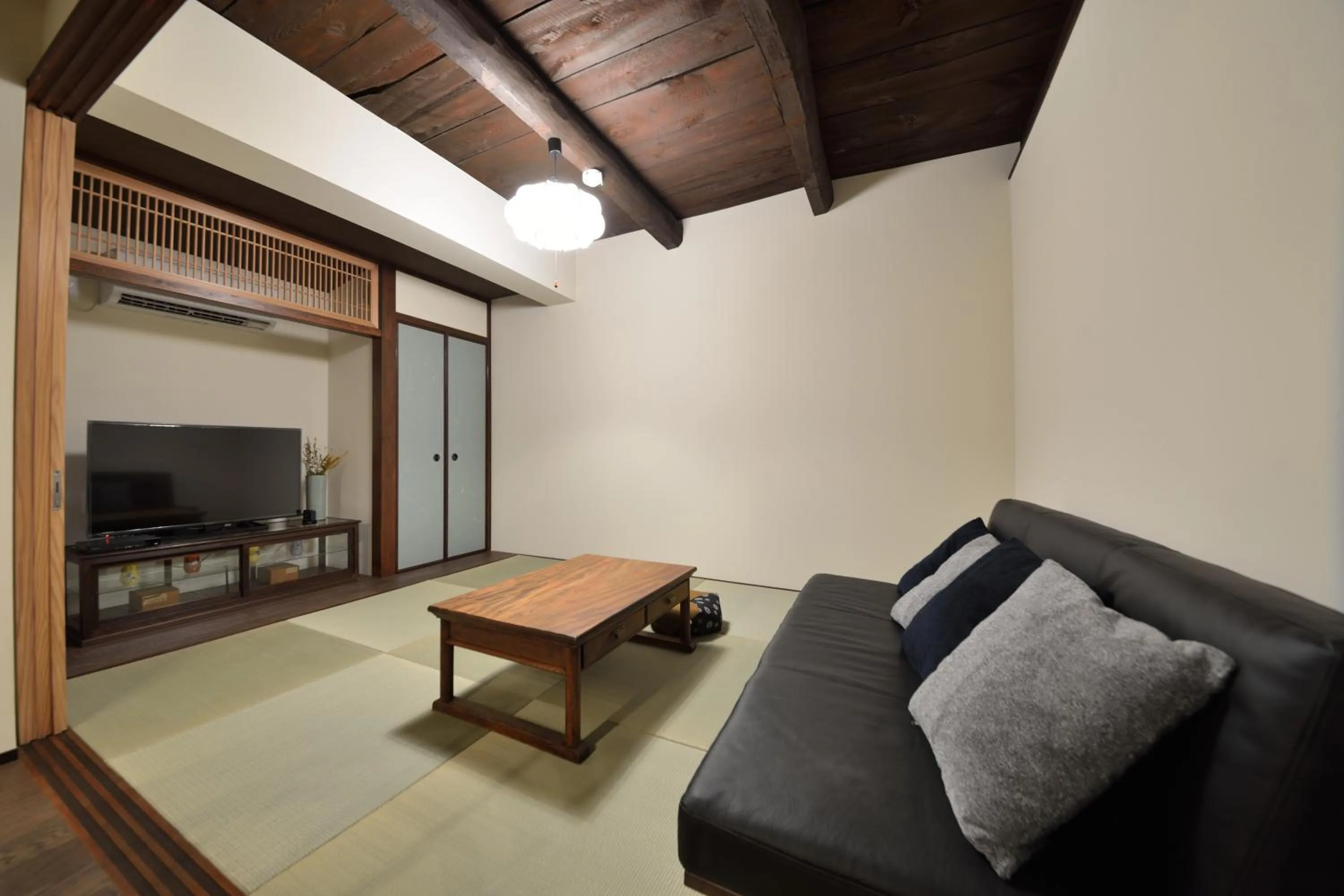 Living room in Takeya Gojo