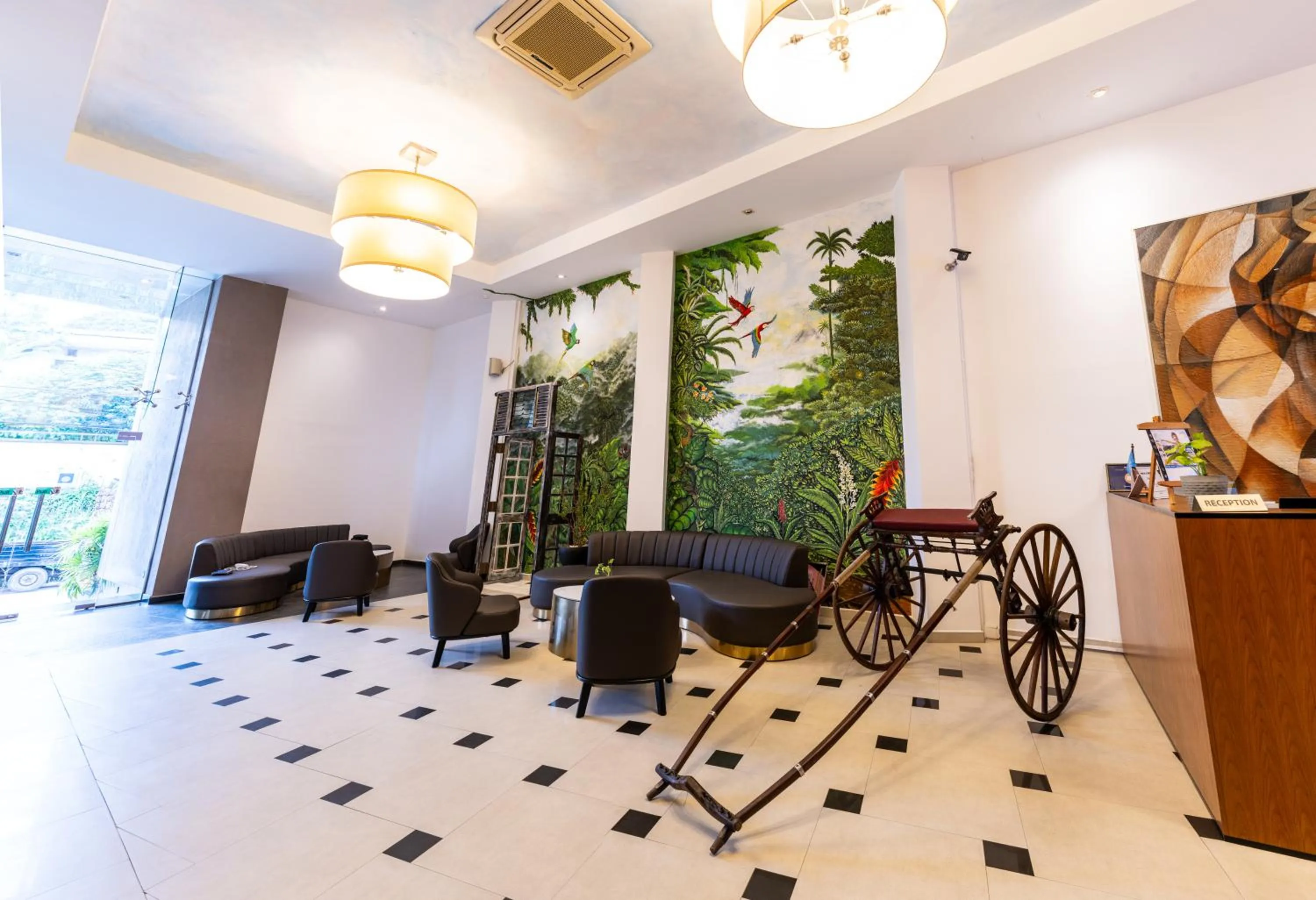 Lobby or reception in Saninro Hotel - Ragama