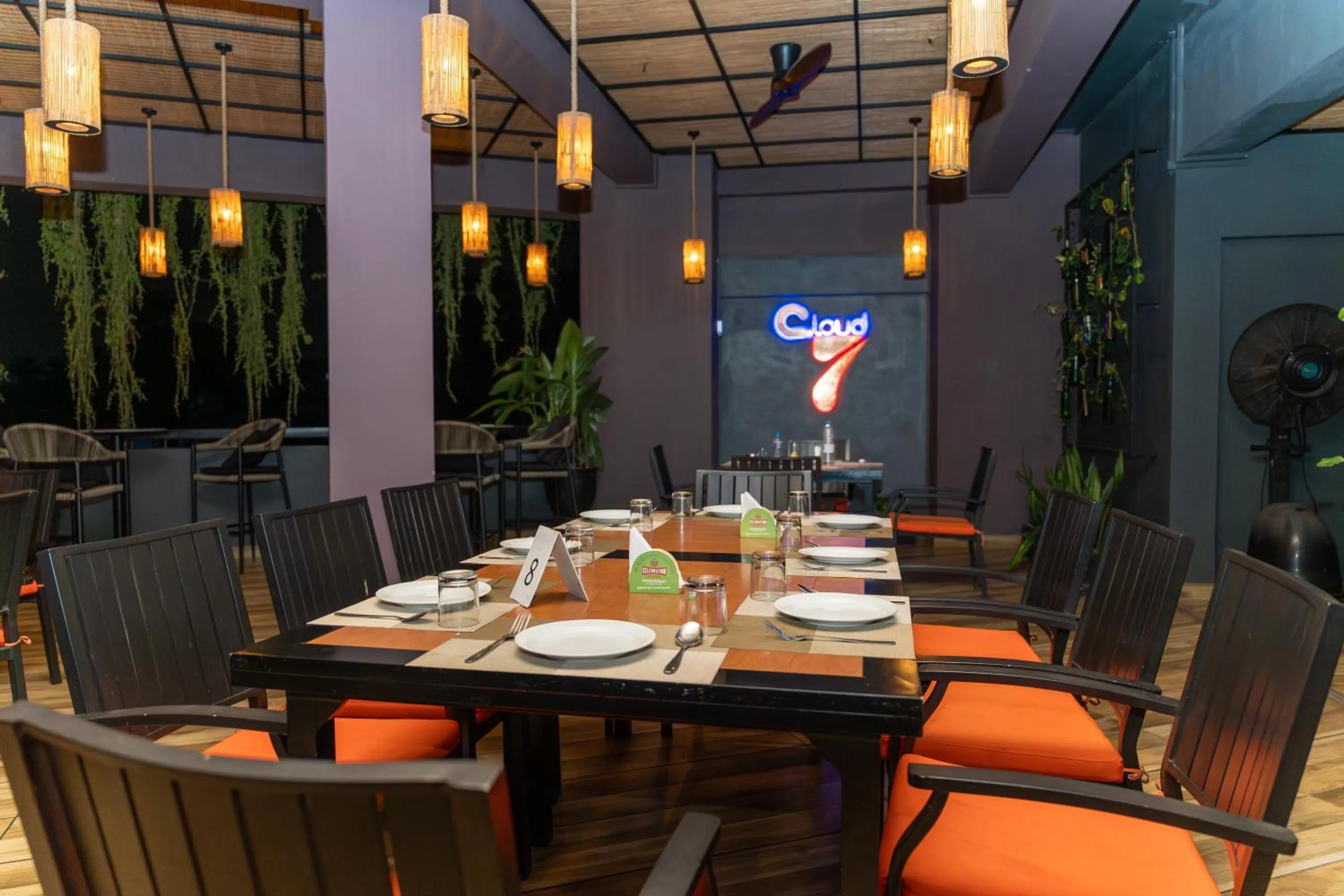 Restaurant/places to eat in Saninro Hotel - Ragama